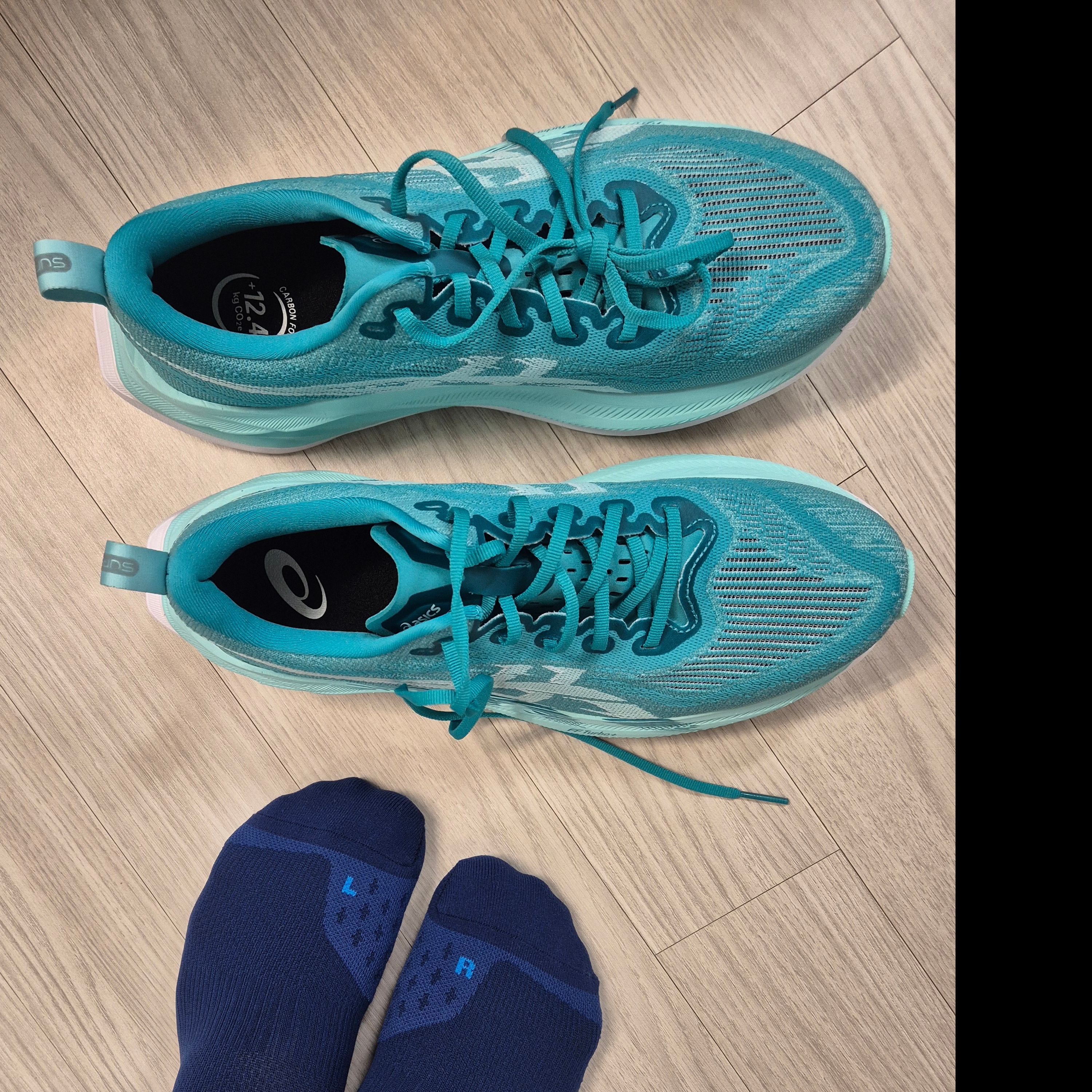 Asics Superblast 2 Wave Teal Illuminate Mint 착용 스타일