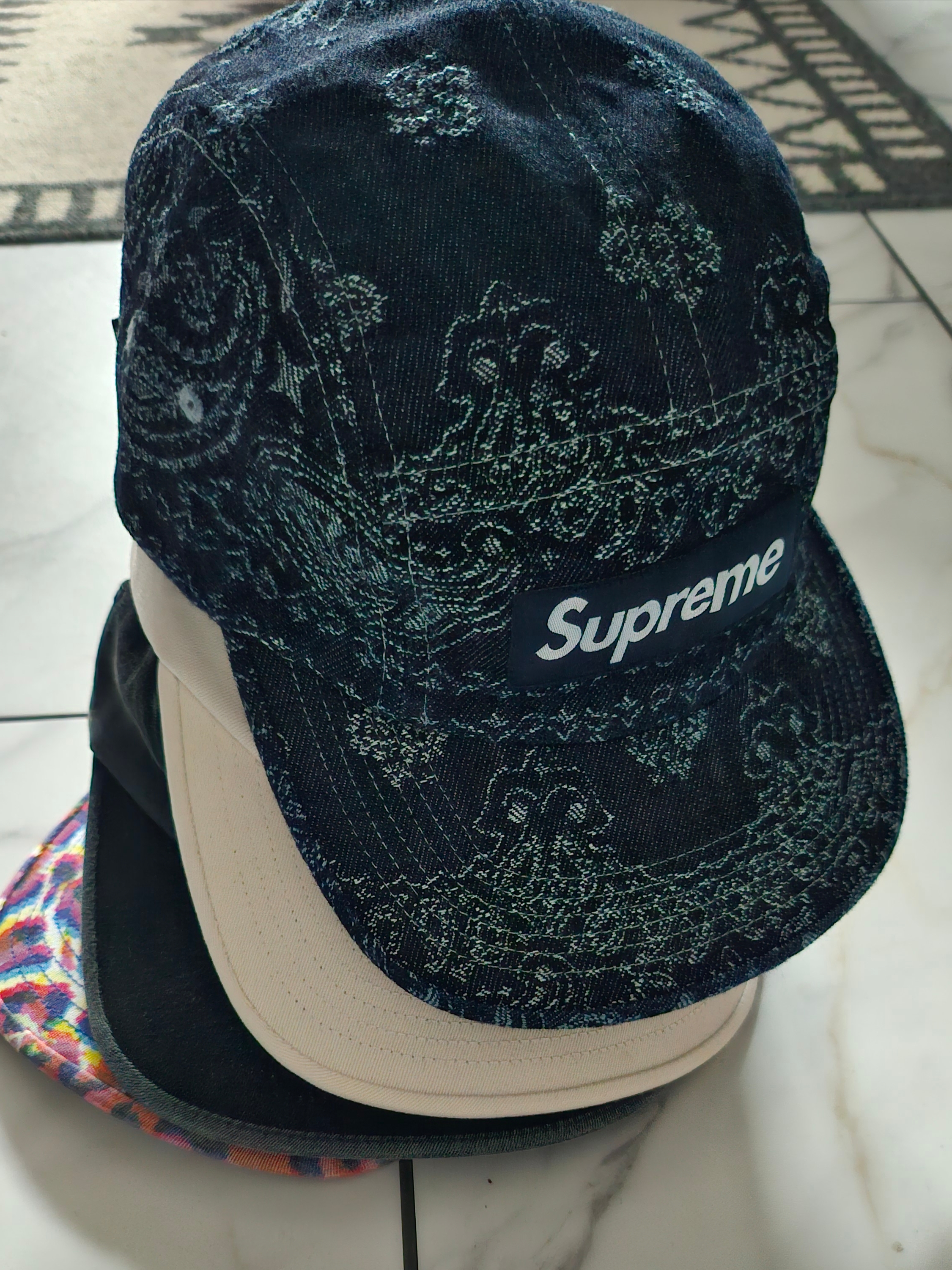Supreme Bandana Jacquard Denim Camp Cap Indigo - 25SS 착용 스타일