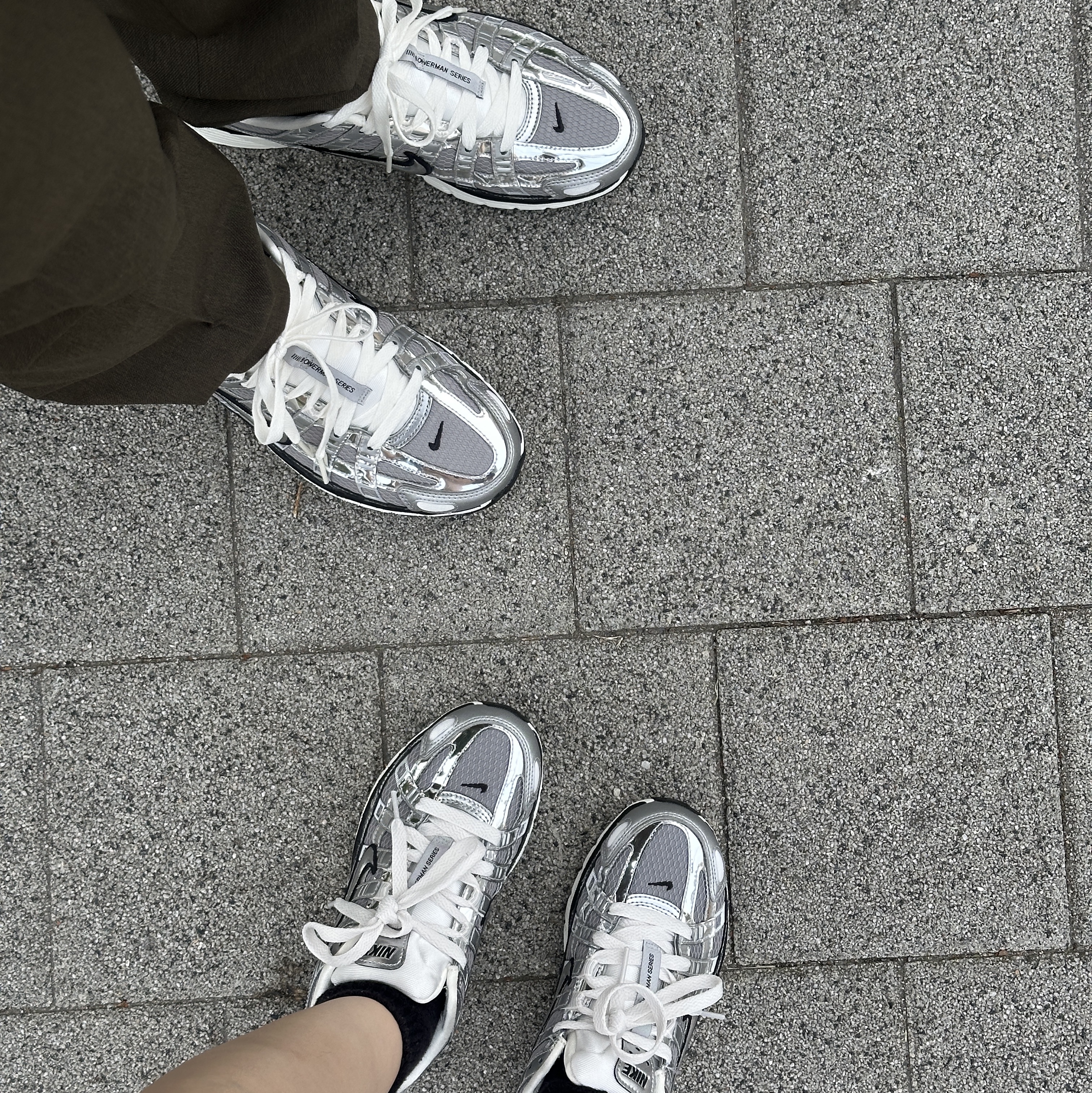 Nike P-6000 Metallic Silver 착용 스타일