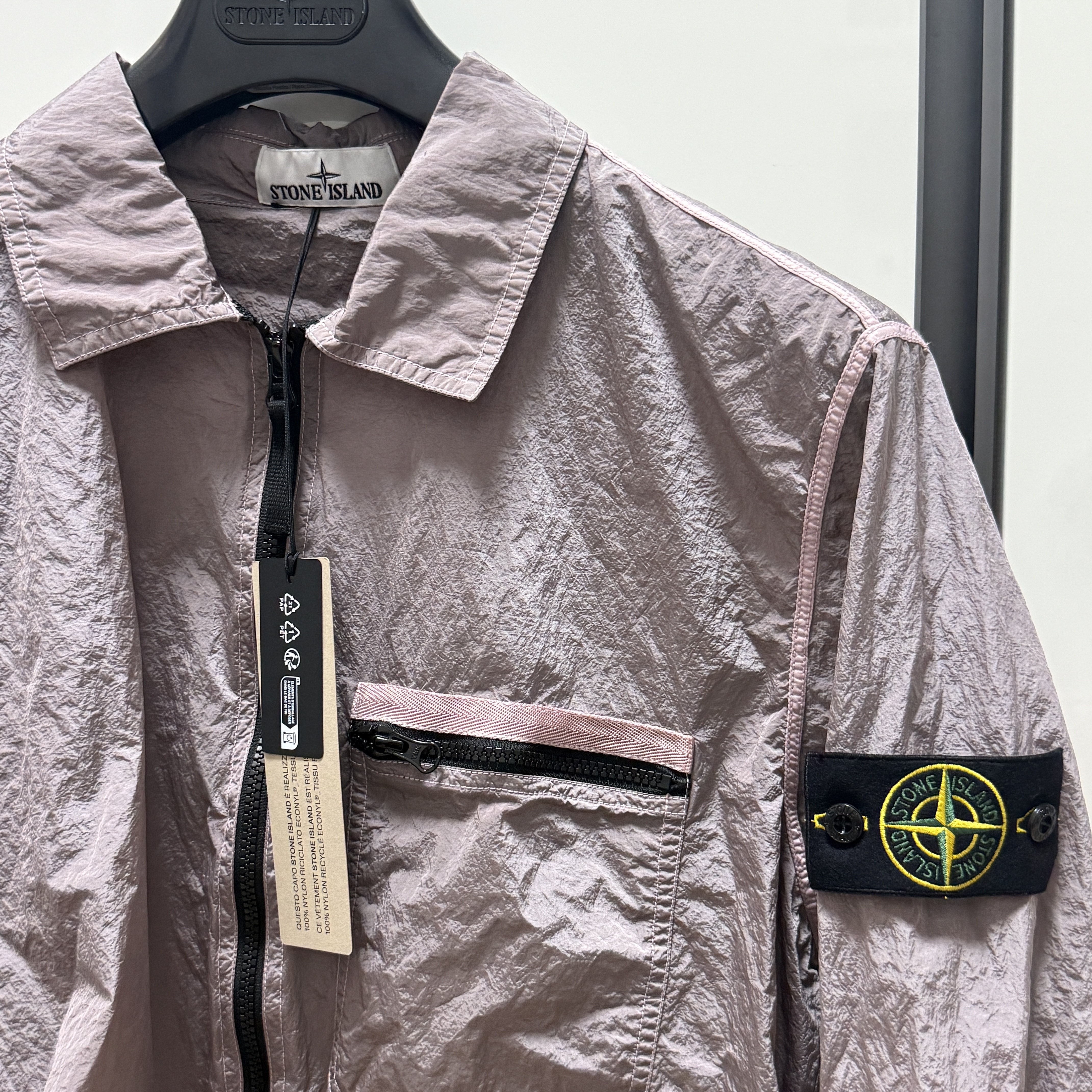 Stone Island 11219 Nylon Metal In Econyl Regenerated Nylon Overshirt Pink - 24SS 착용 스타일