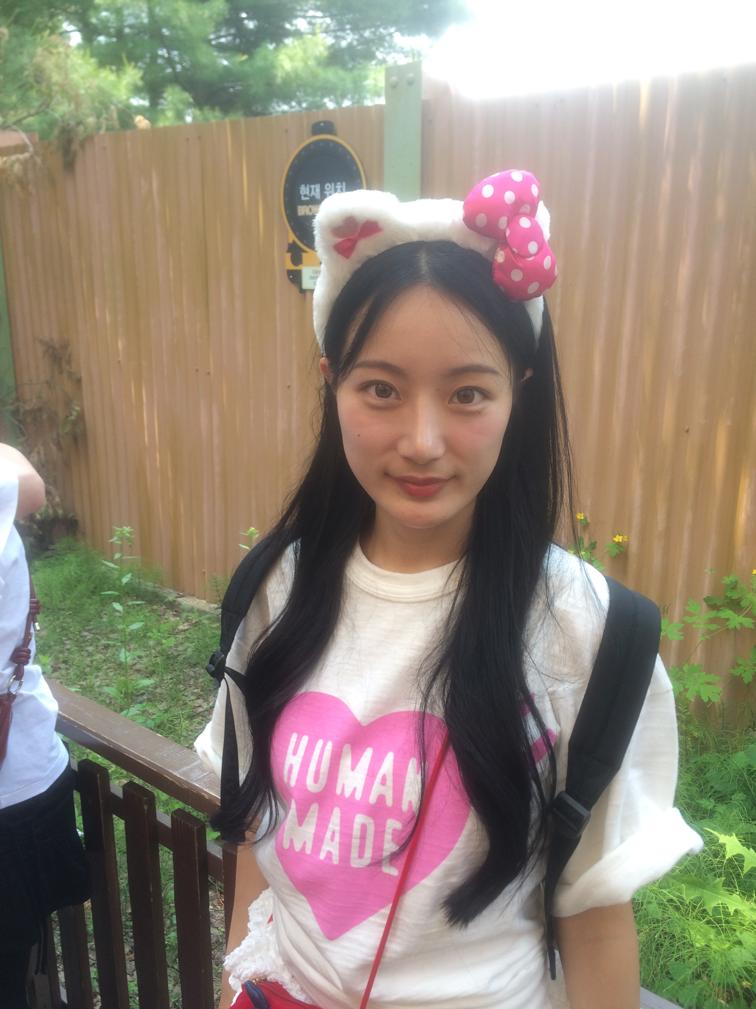Human Made Heart T-Shirt White Pink - Harajuku Store Exclusive, Adidas Gazelle Indoor Better Scarlet Cloud White 착용 스타일 - 3