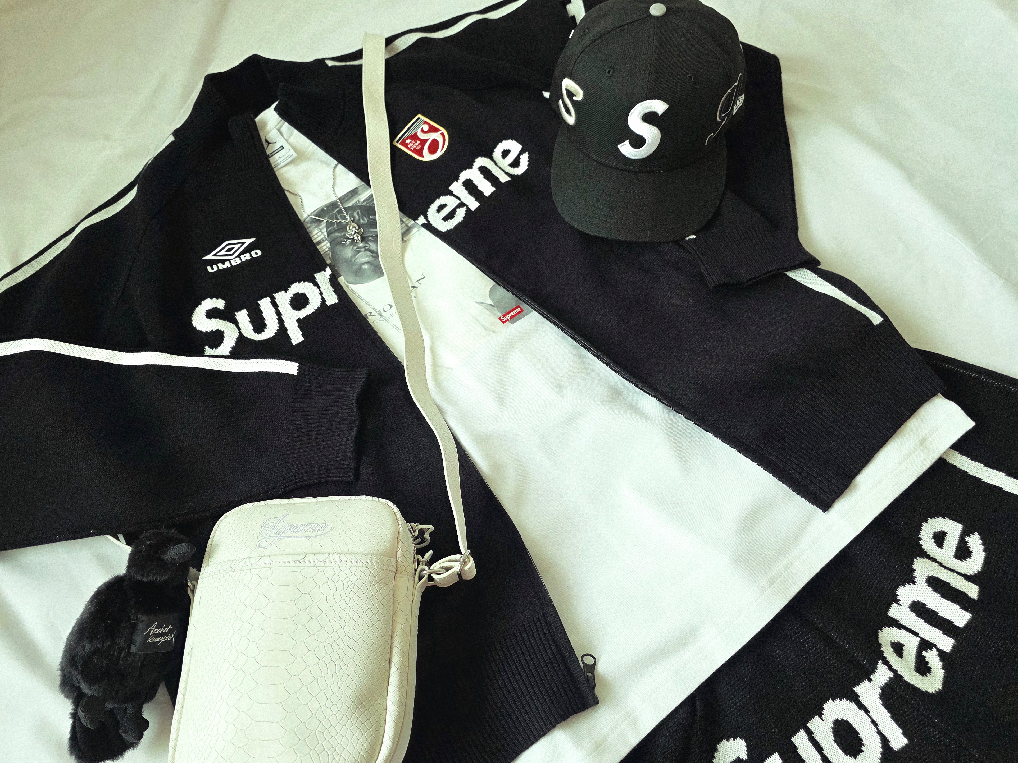 Nike x Supreme Shox Ride 2 SP Black, Supreme x Umbro Zip Up Sweater Black - 25SS 착용 스타일 - 3