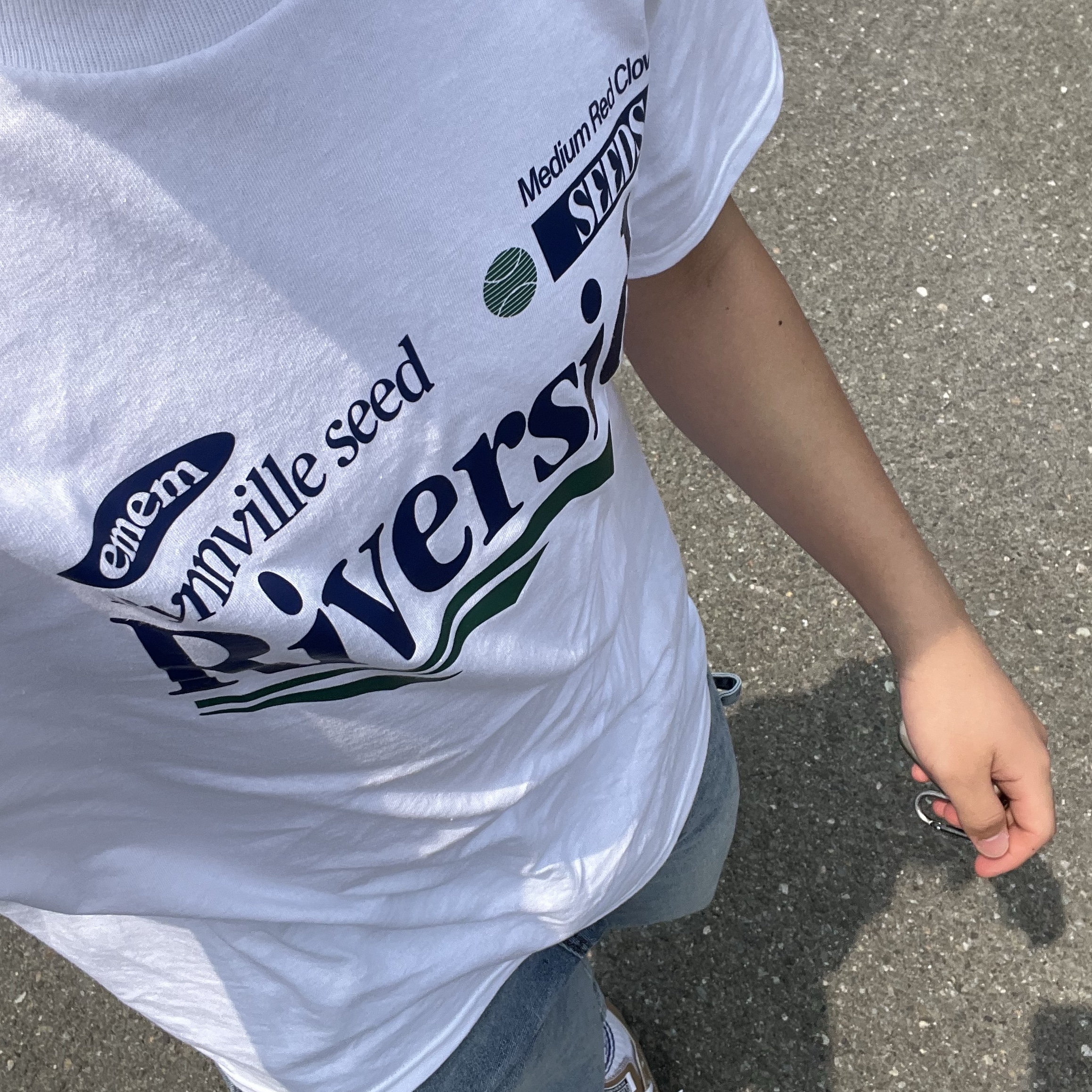 Gildan X EMEM Riverside T-Shirt White 착용 스타일