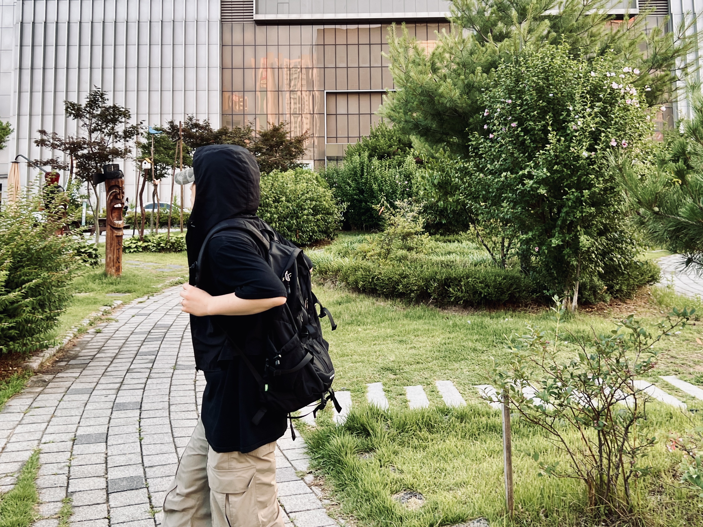Stussy Big & Meaty Pigment Dyed T-Shirt Black, The North Face Big Shot Black 착용 스타일 - 4
