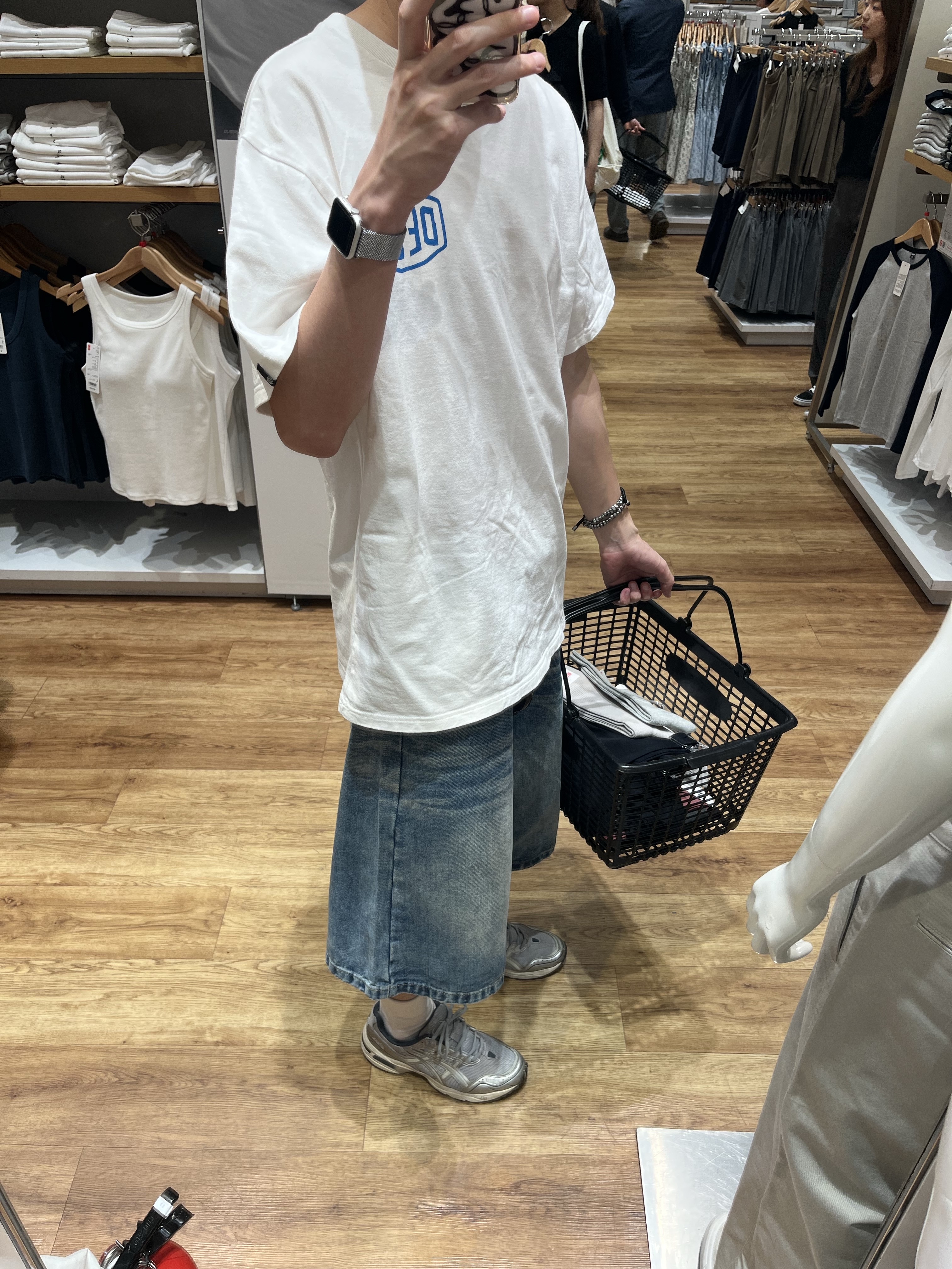 Deus Ex Machina Seongsu College T-Shirt White Midnight Blue, Asics Gel-1090 Piedmont Grey 착용 스타일 - 1