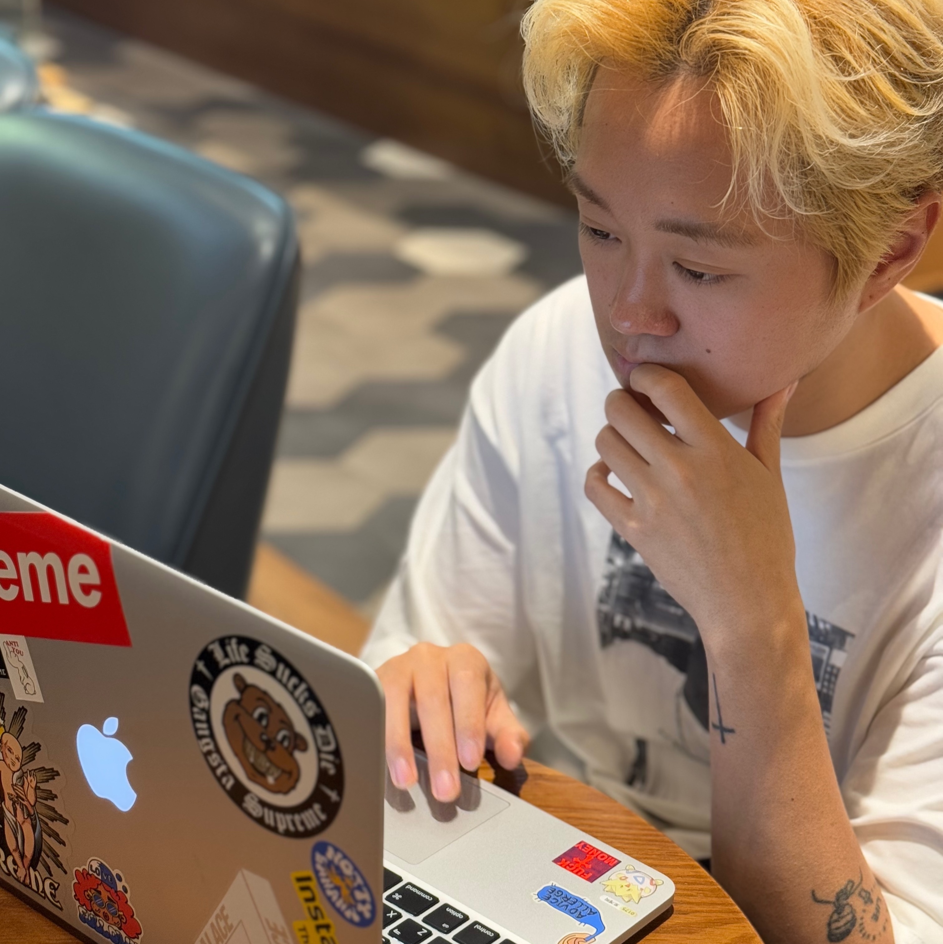 Supreme x Jordan Biggie S/S Top White - 24FW 착용 스타일