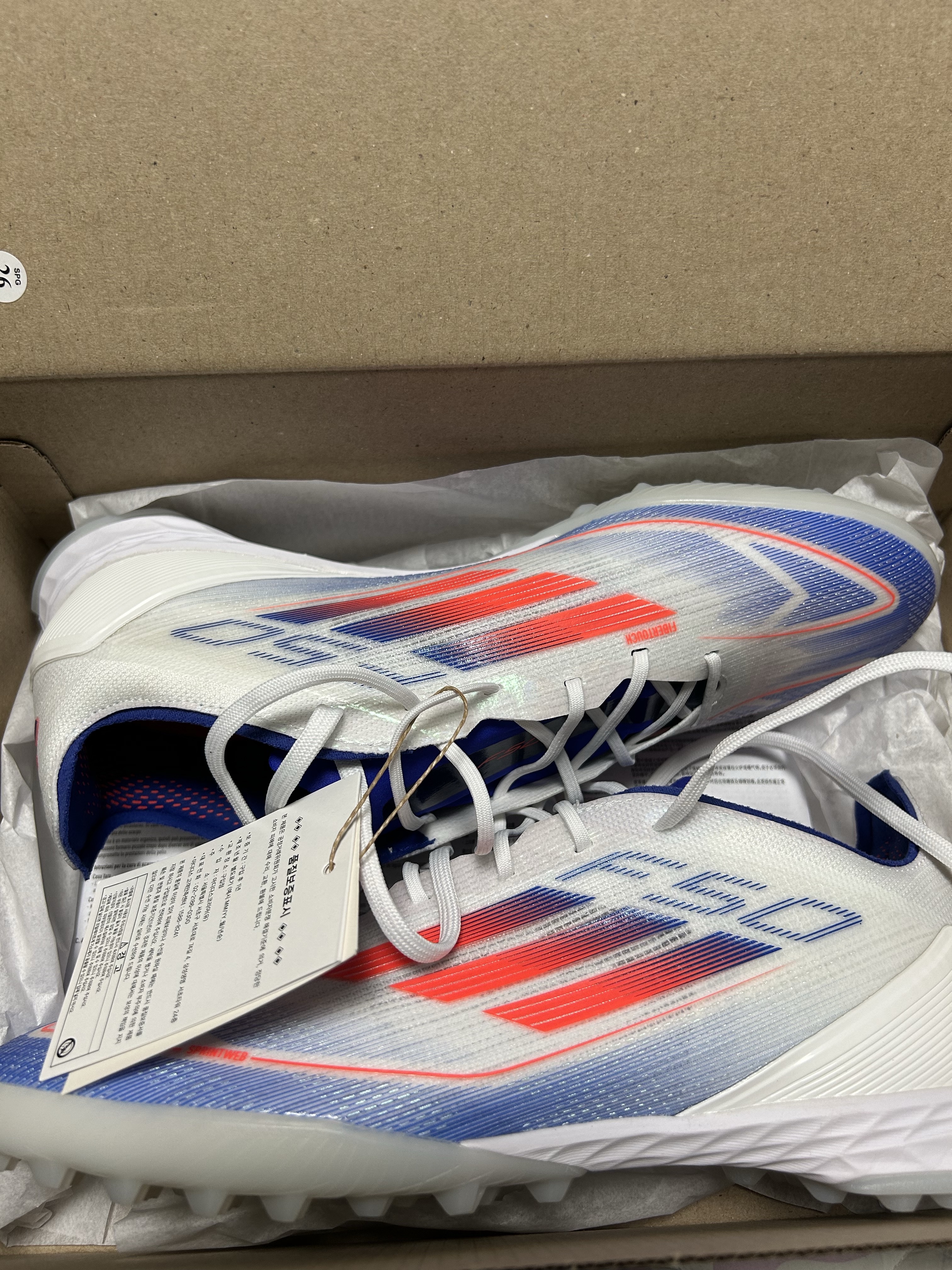 Adidas F50 Pro TF Cloud White 착용 스타일