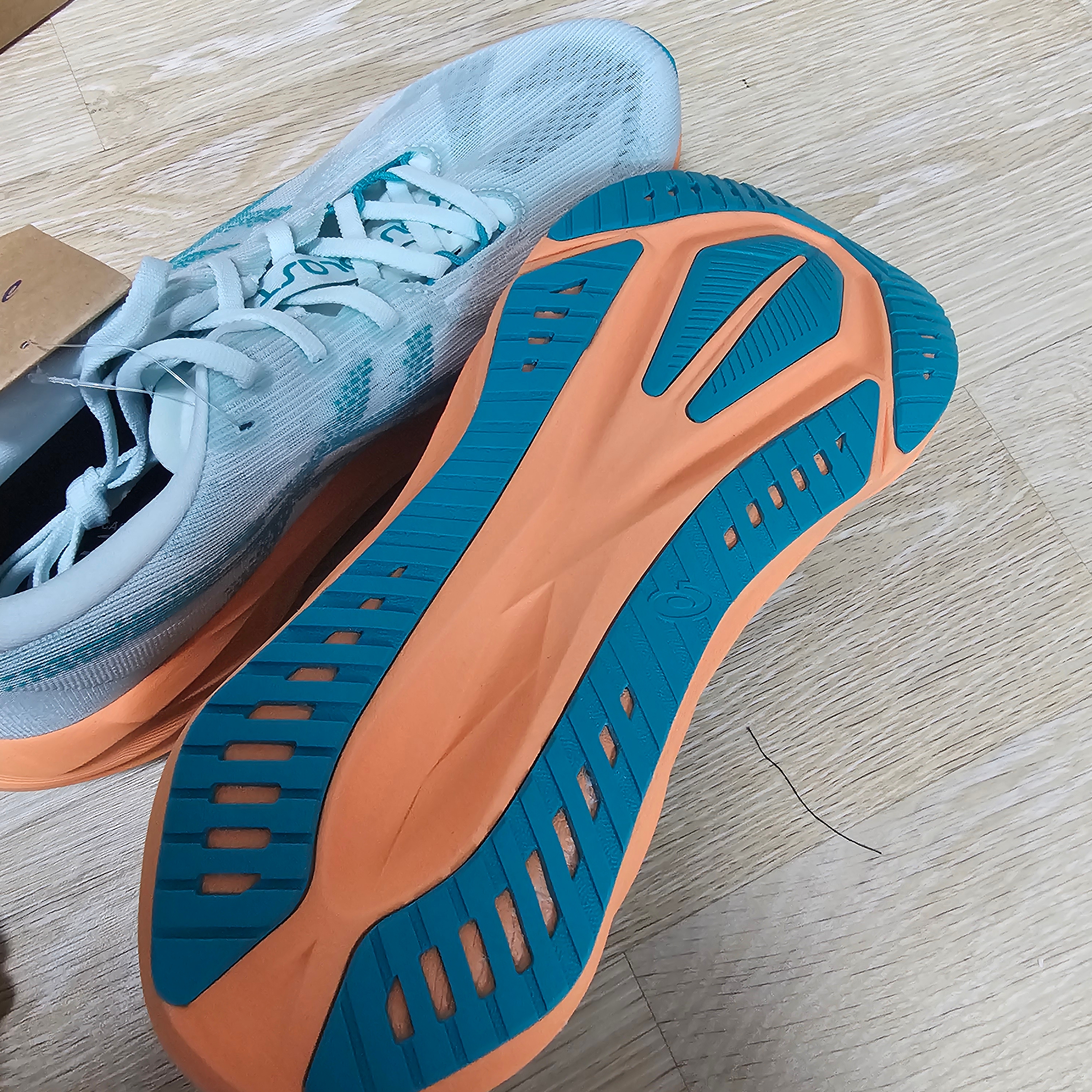 Asics Novablast 5 Soothing Sea Wave Teal 착용 스타일 - 3