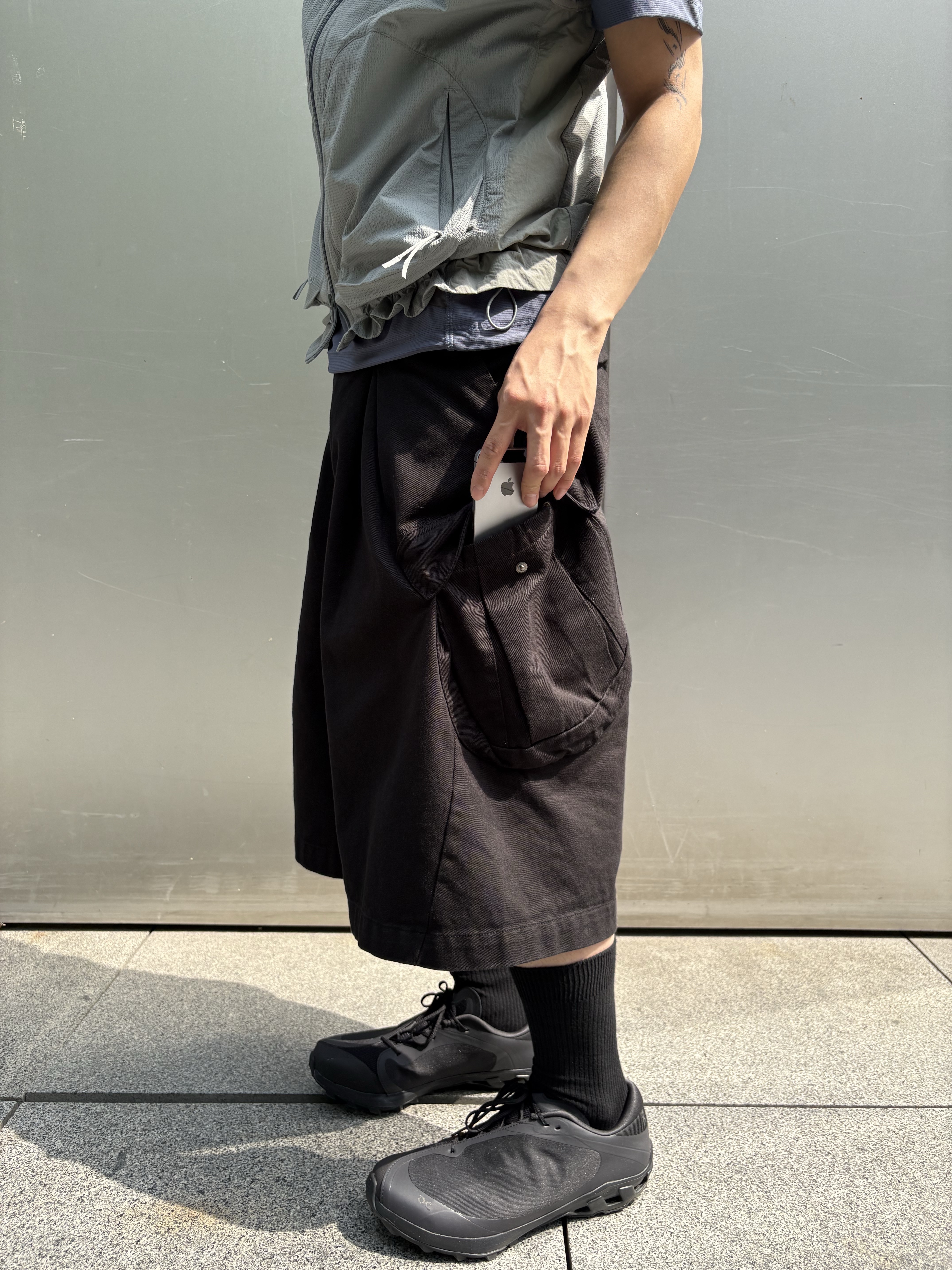 Sansan Gear Hoodied Pocket T-Shirt Blue, Sansan Gear Terraface Vest Blue Grey 착용 스타일 - 5