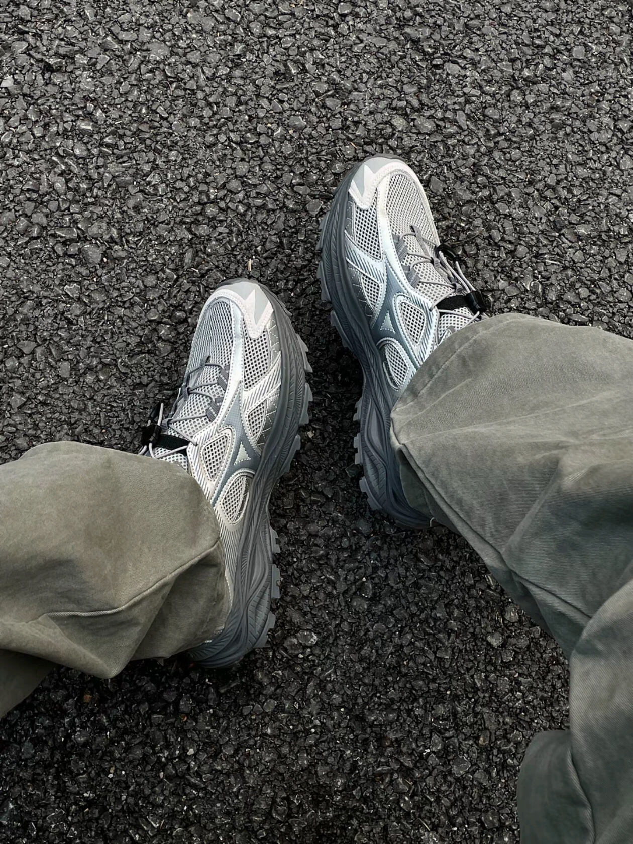 Mizuno Racer Trail SE Silver Grey 착용 스타일 - 1
