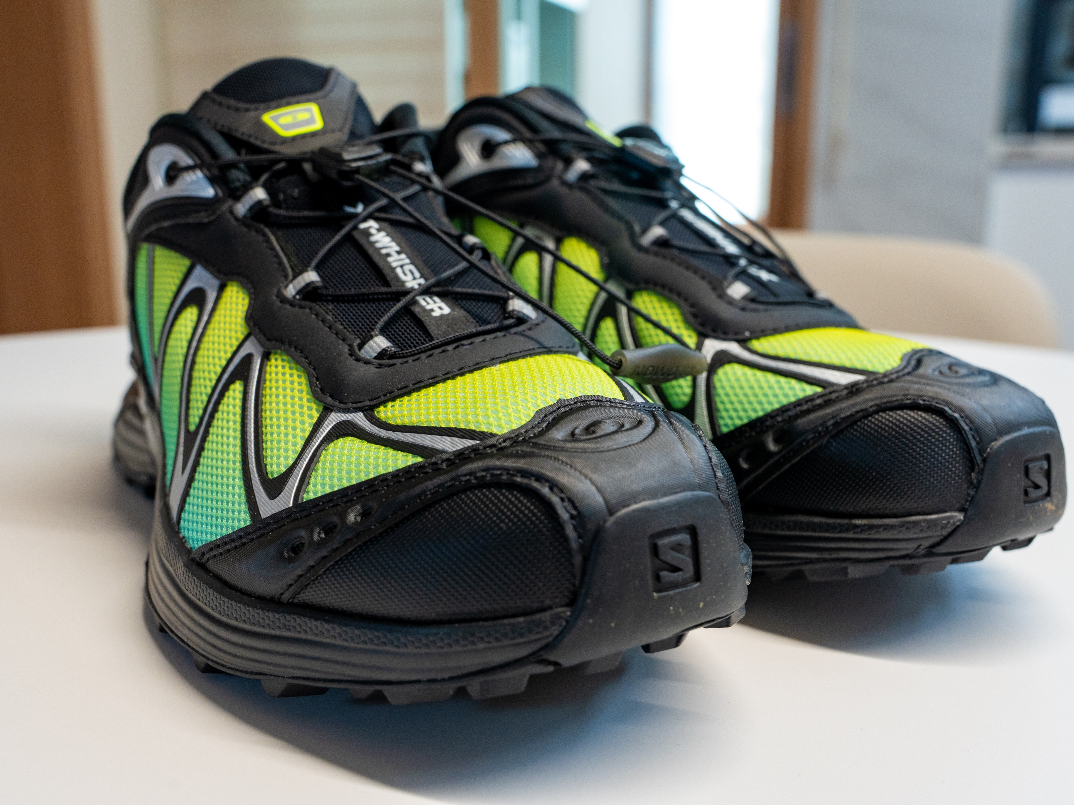 Salomon XT-Whisper Black Iced Aqua 착용 스타일 - 4