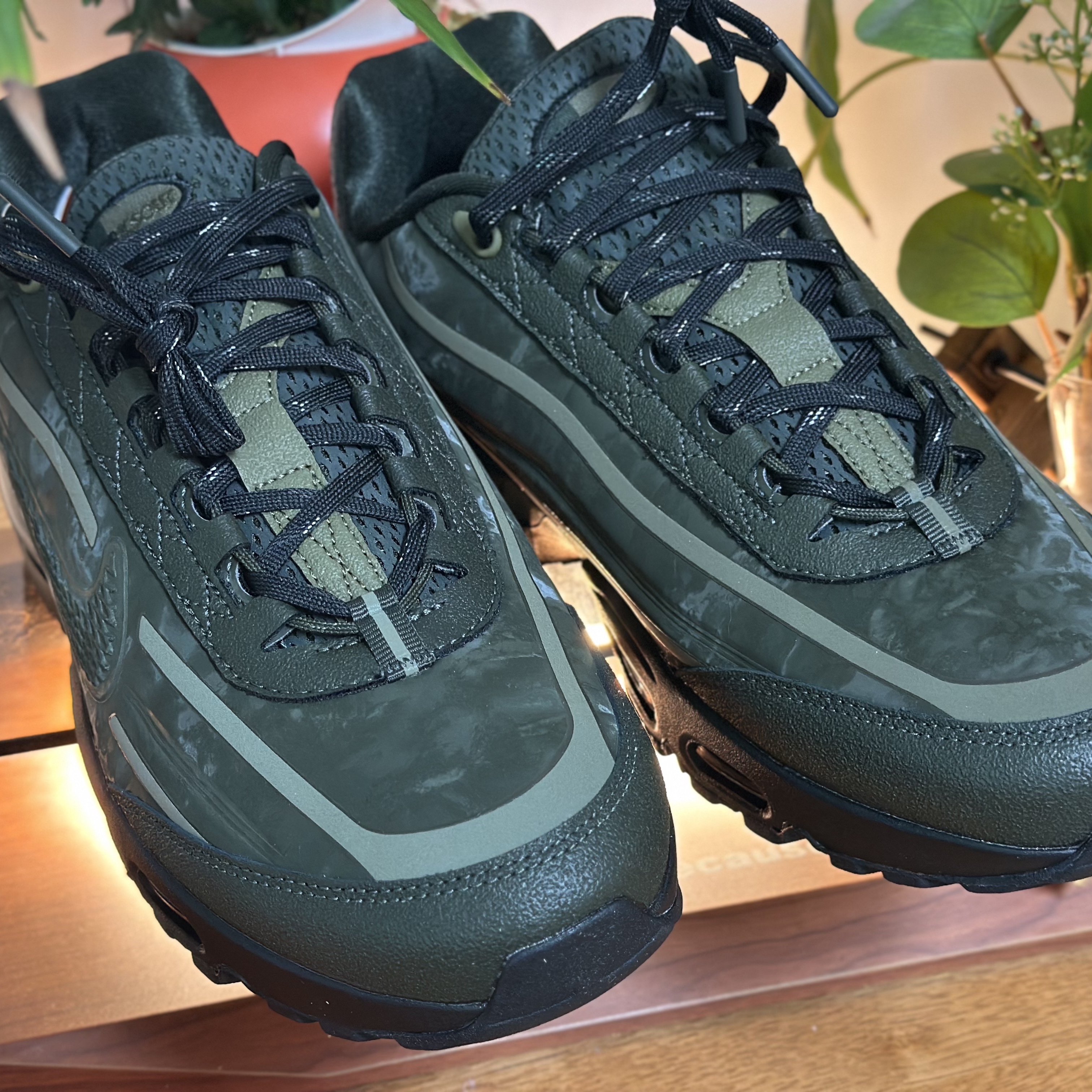 Nike x Worksout Air Max 95 Black Anthracite, Nike x Worksout Air Max 95 Medium Olive and Sequoia 착용 스타일 - 2