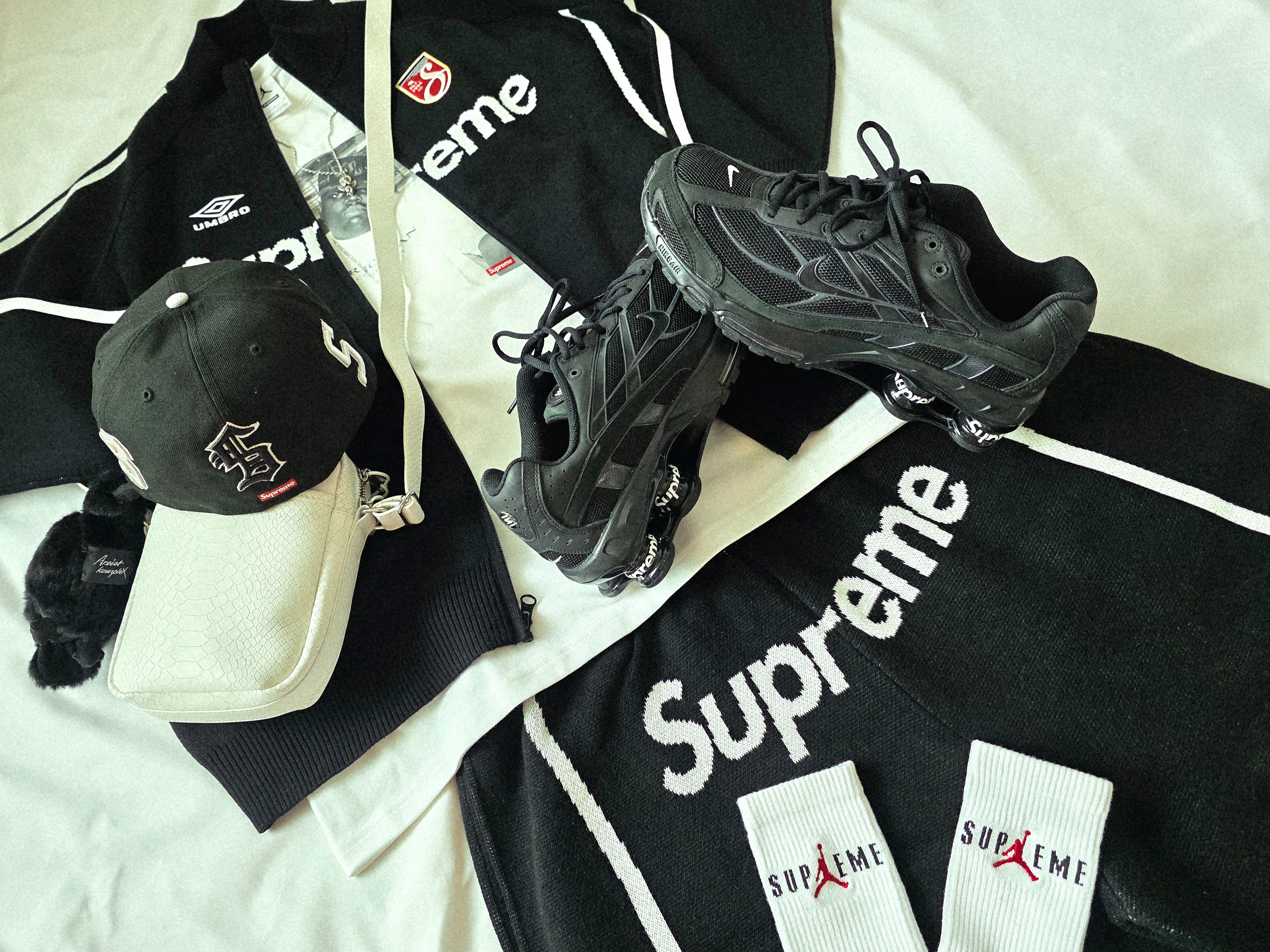 Nike x Supreme Shox Ride 2 SP Black, Supreme x Umbro Zip Up Sweater Black - 25SS 착용 스타일 - 2