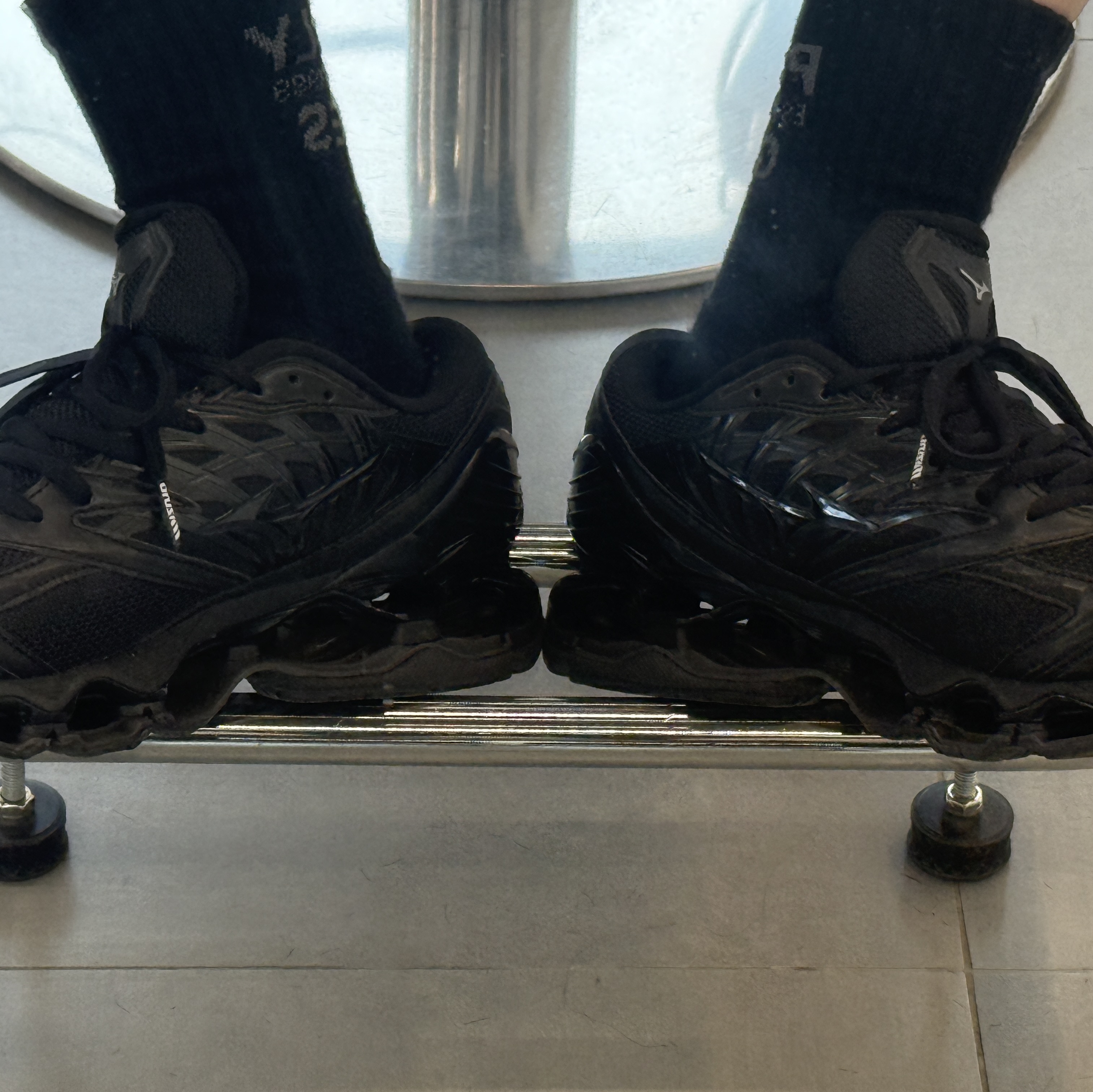 Mizuno Wave Prophecy LS Black 착용 스타일 - 2