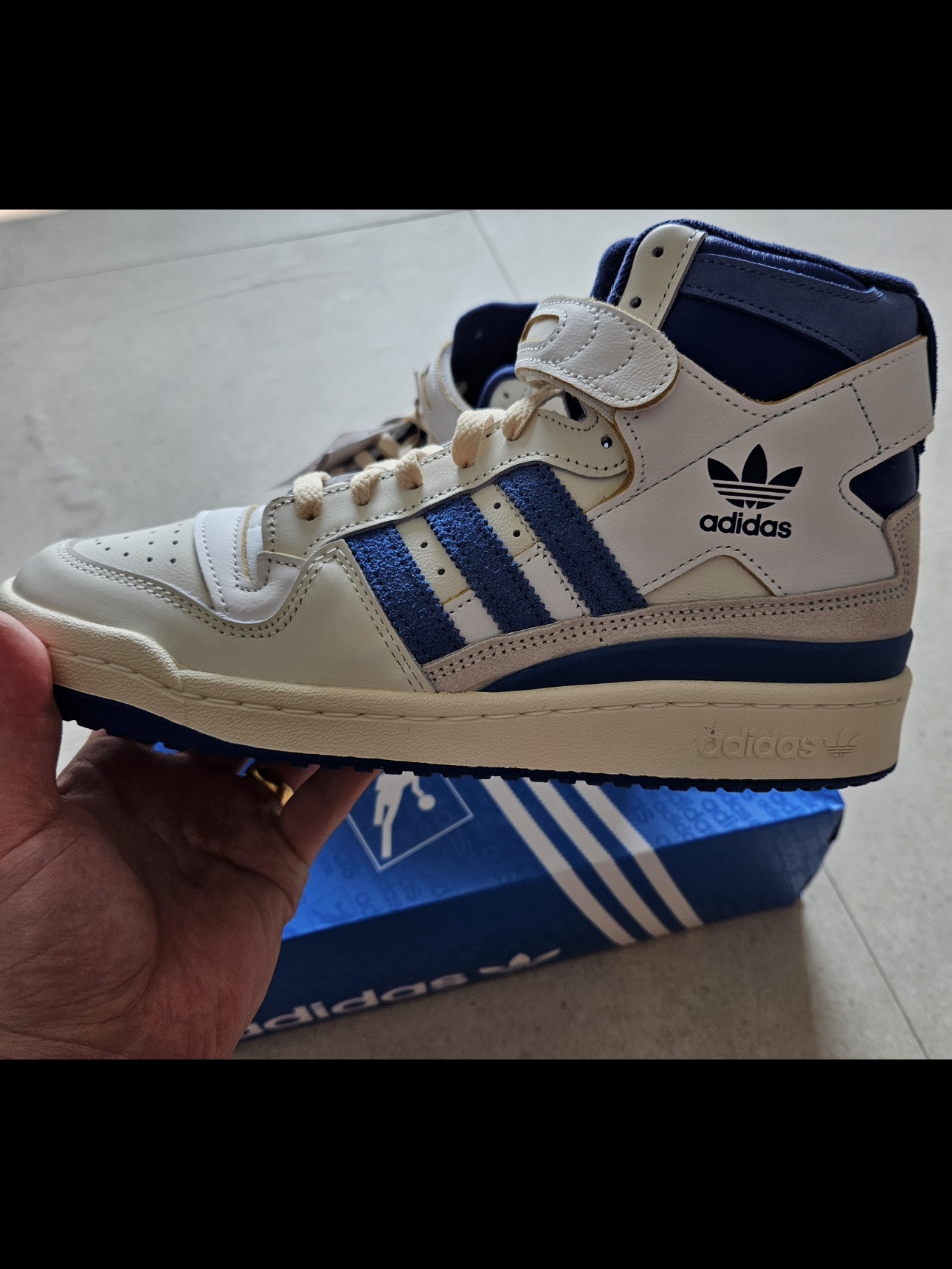 Adidas OG Forum 84 High Blue Thread 착용 스타일 - 3