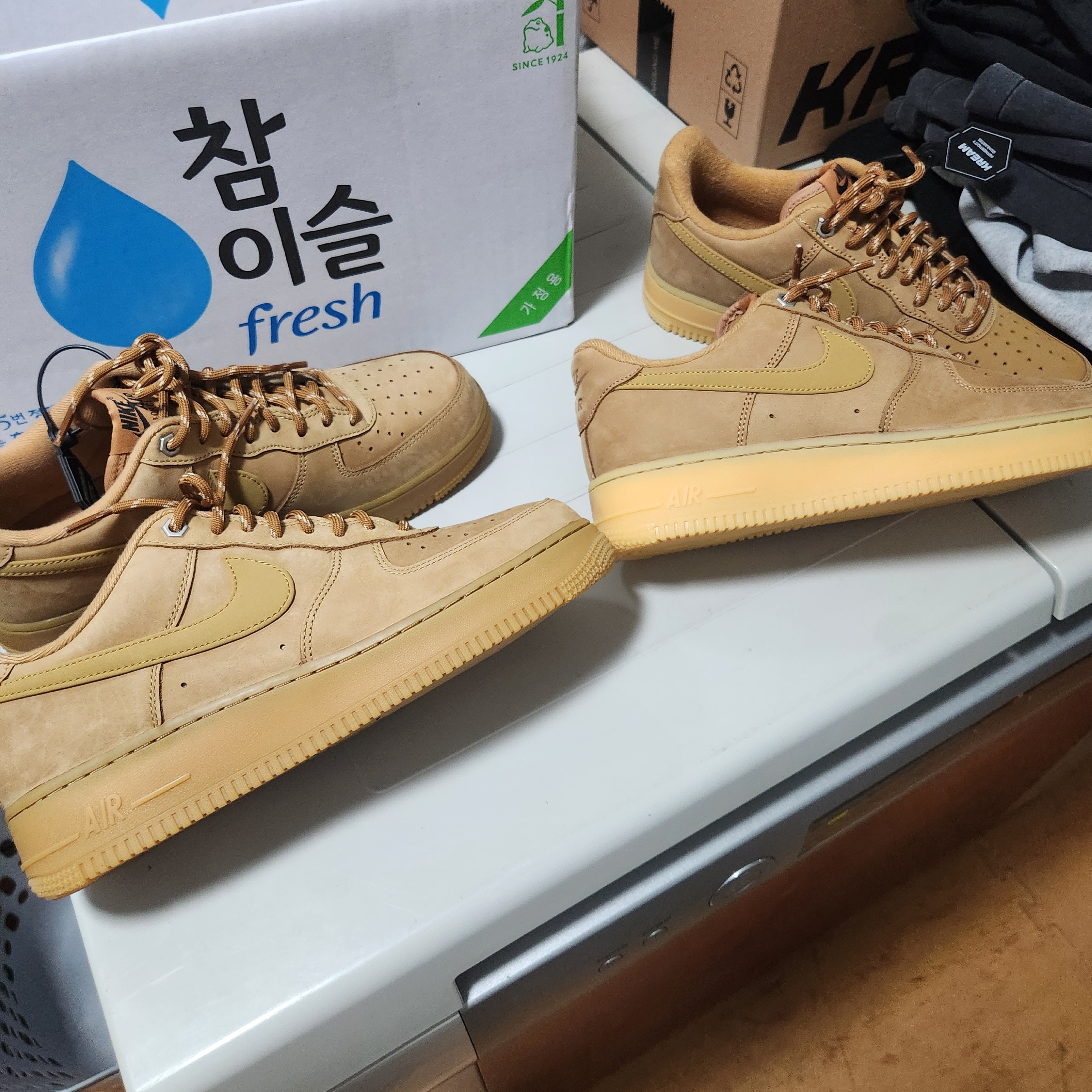 Nike Air Force 1 '07 WB Flax 착용 스타일 - 2