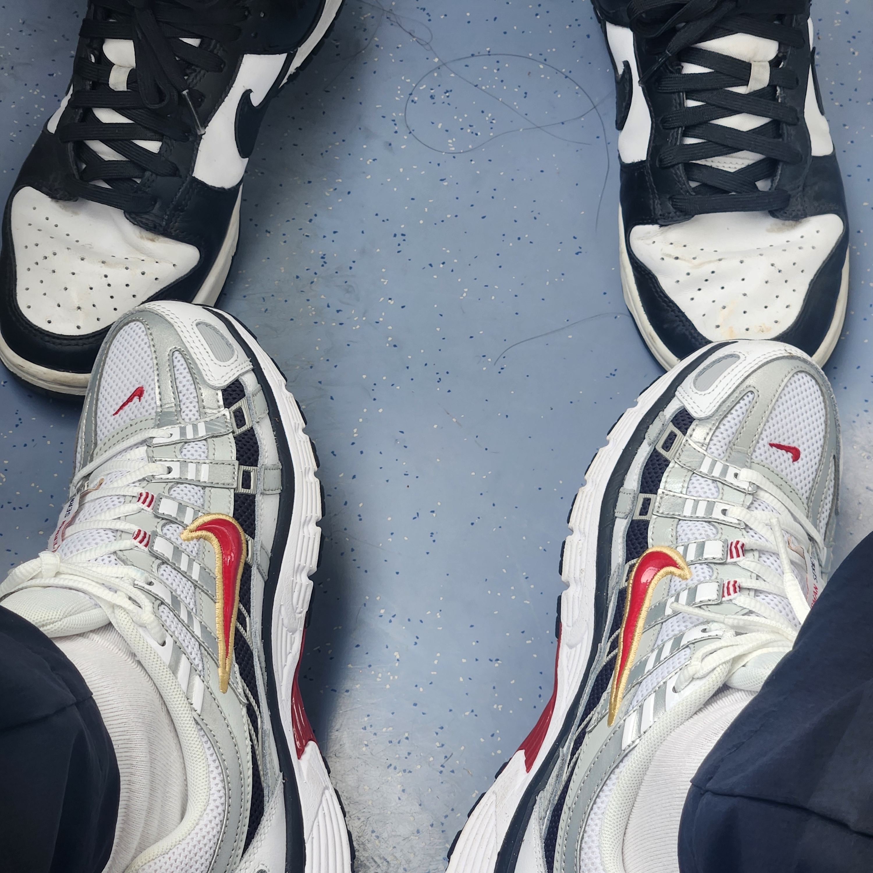 Nike Dunk Low Retro Black, Nike P-6000 White Varsity Red 착용 스타일 - 2