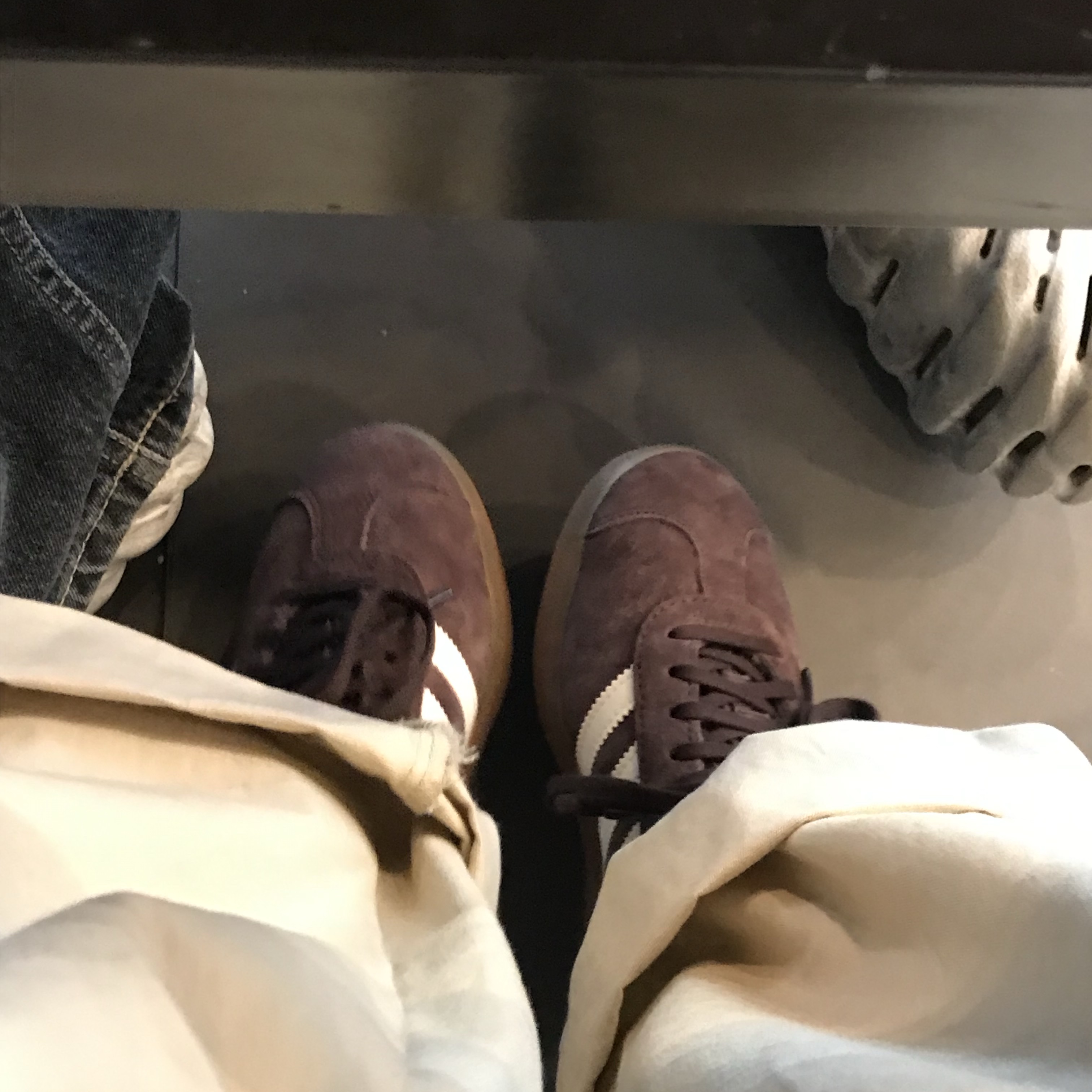 (W) Adidas Gazelle Shadow Brown 착용 스타일