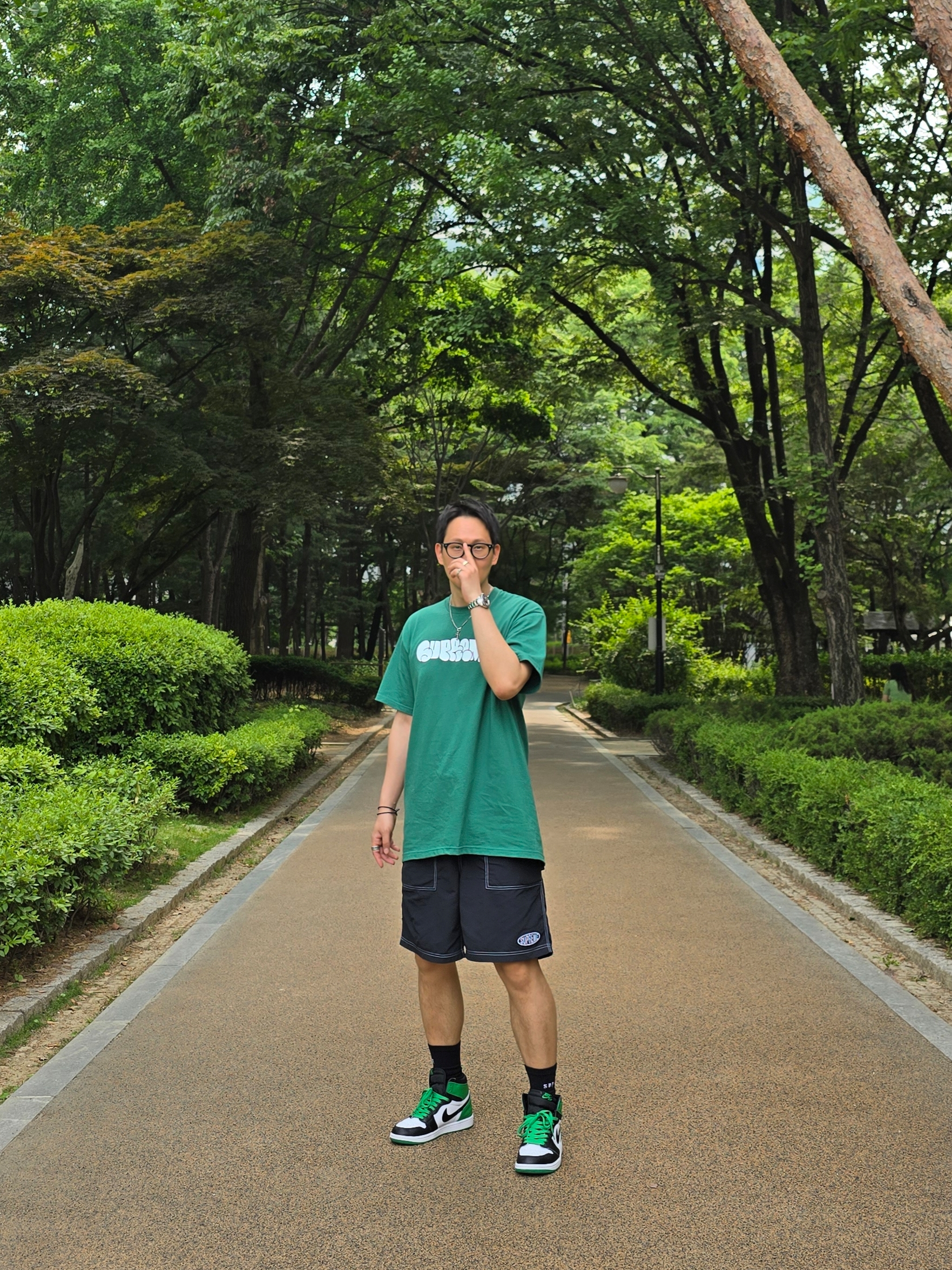 Supreme x Homerun T-Shirt Light Pine - 25SS, Supreme x Jordan Crew Socks Black (2 Pack) - 24FW 착용 스타일 - 2