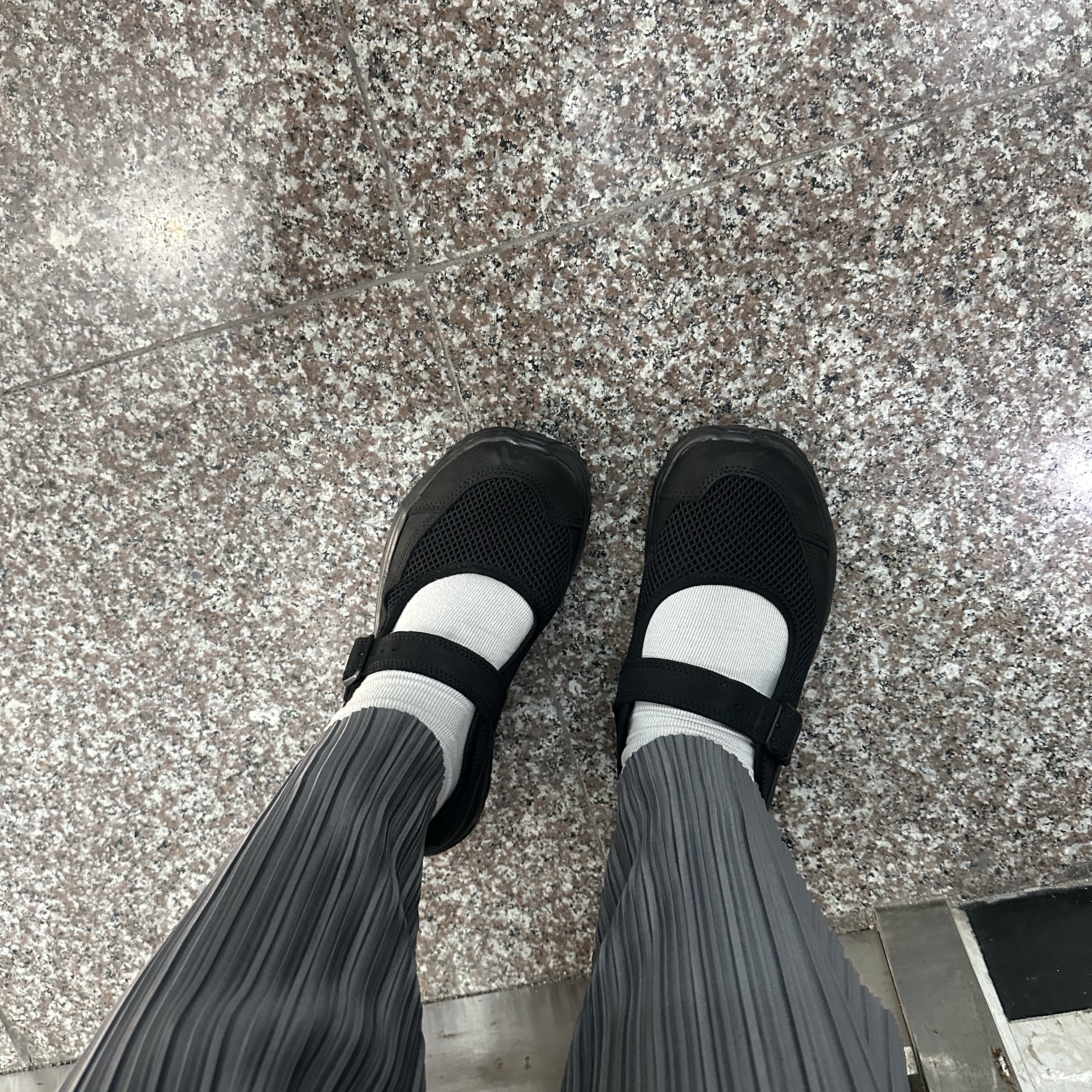 Salomon RX Marie Jeanne Black 착용 스타일