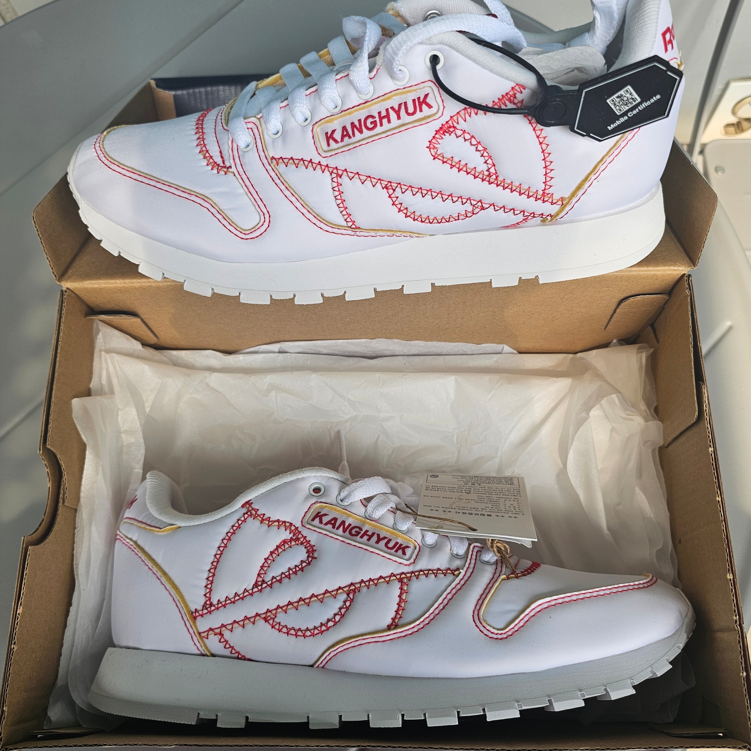 Reebok x Kanghyuk Classic Leather White Primal Red 착용 스타일