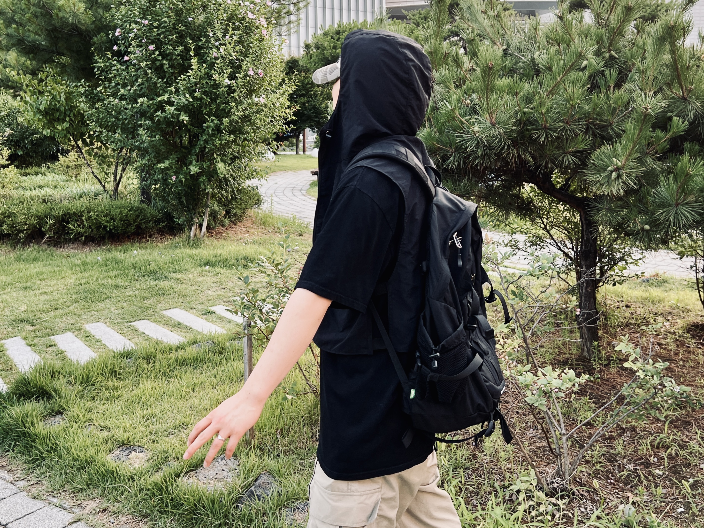 Stussy Big & Meaty Pigment Dyed T-Shirt Black, The North Face Big Shot Black 착용 스타일 - 3