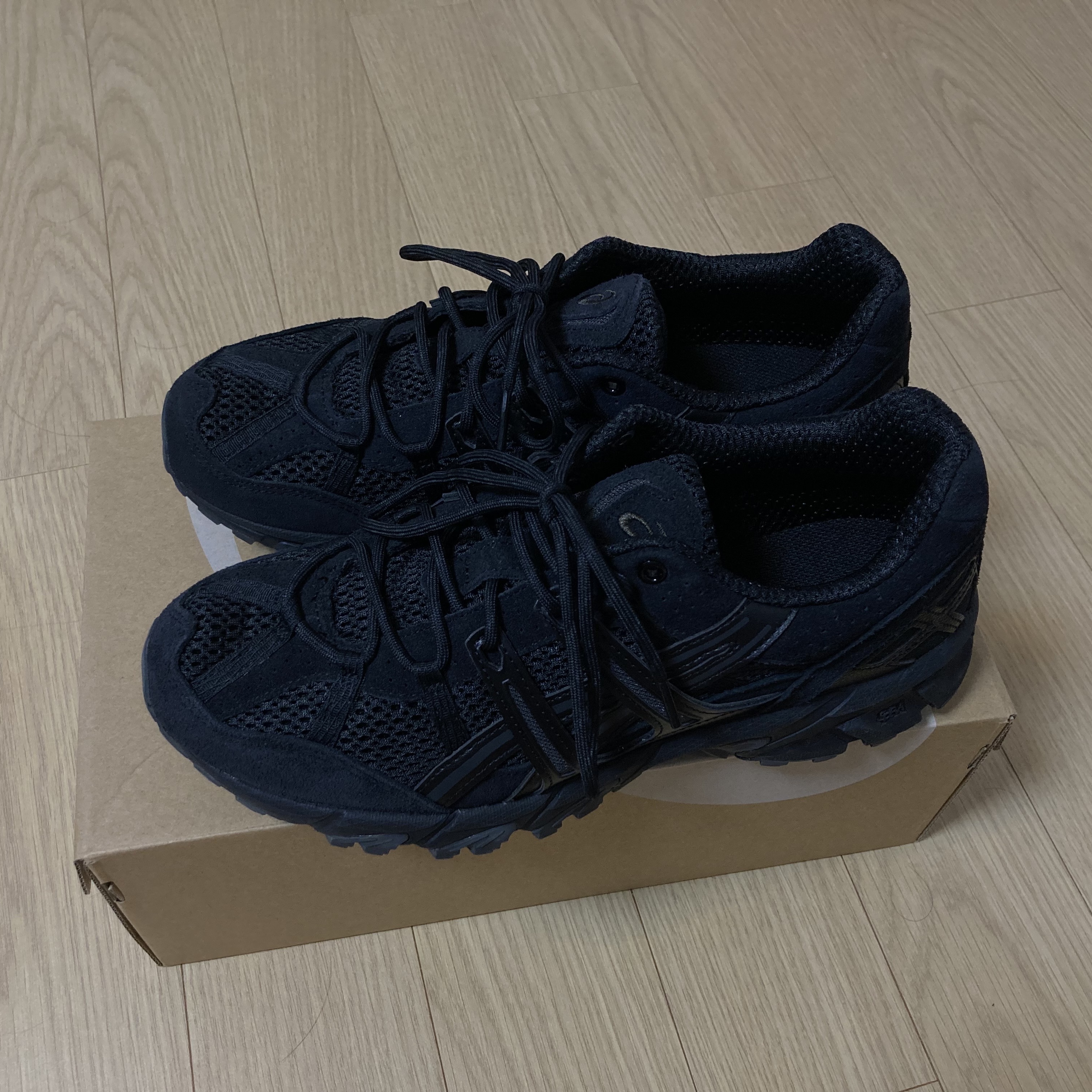 Asics Gel-Sonoma 15-50 Black, Seiko SBTH007 Silver 착용 스타일 - 3