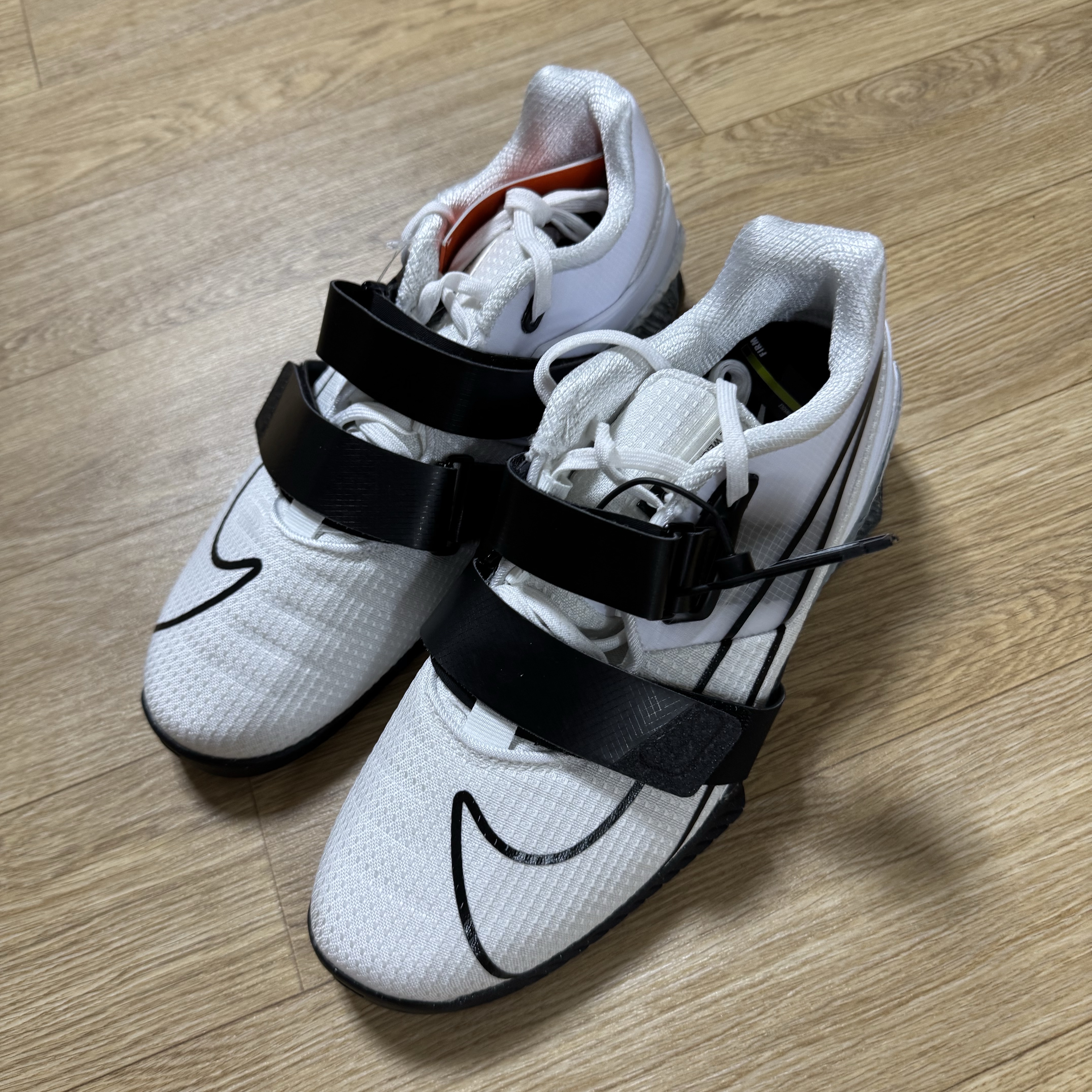 Nike Romaleos 4 White 착용 스타일