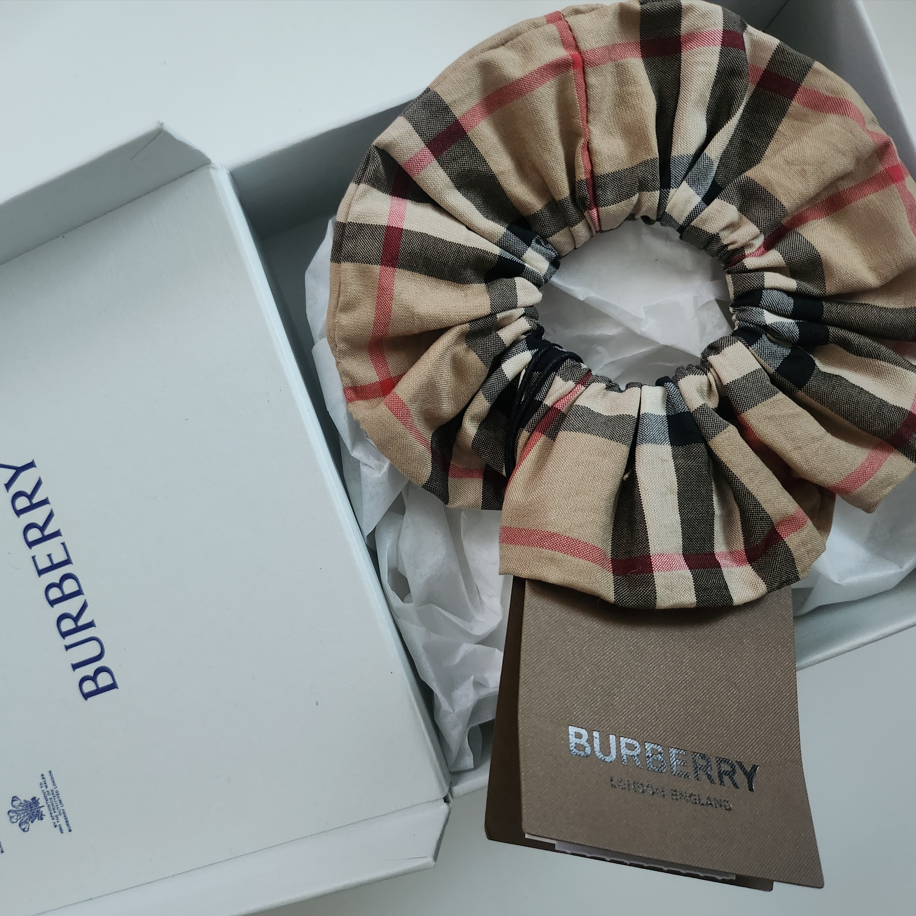 (Kids) Burberry Vintage Check Cotton Scrunchie Archive Beige 착용 스타일