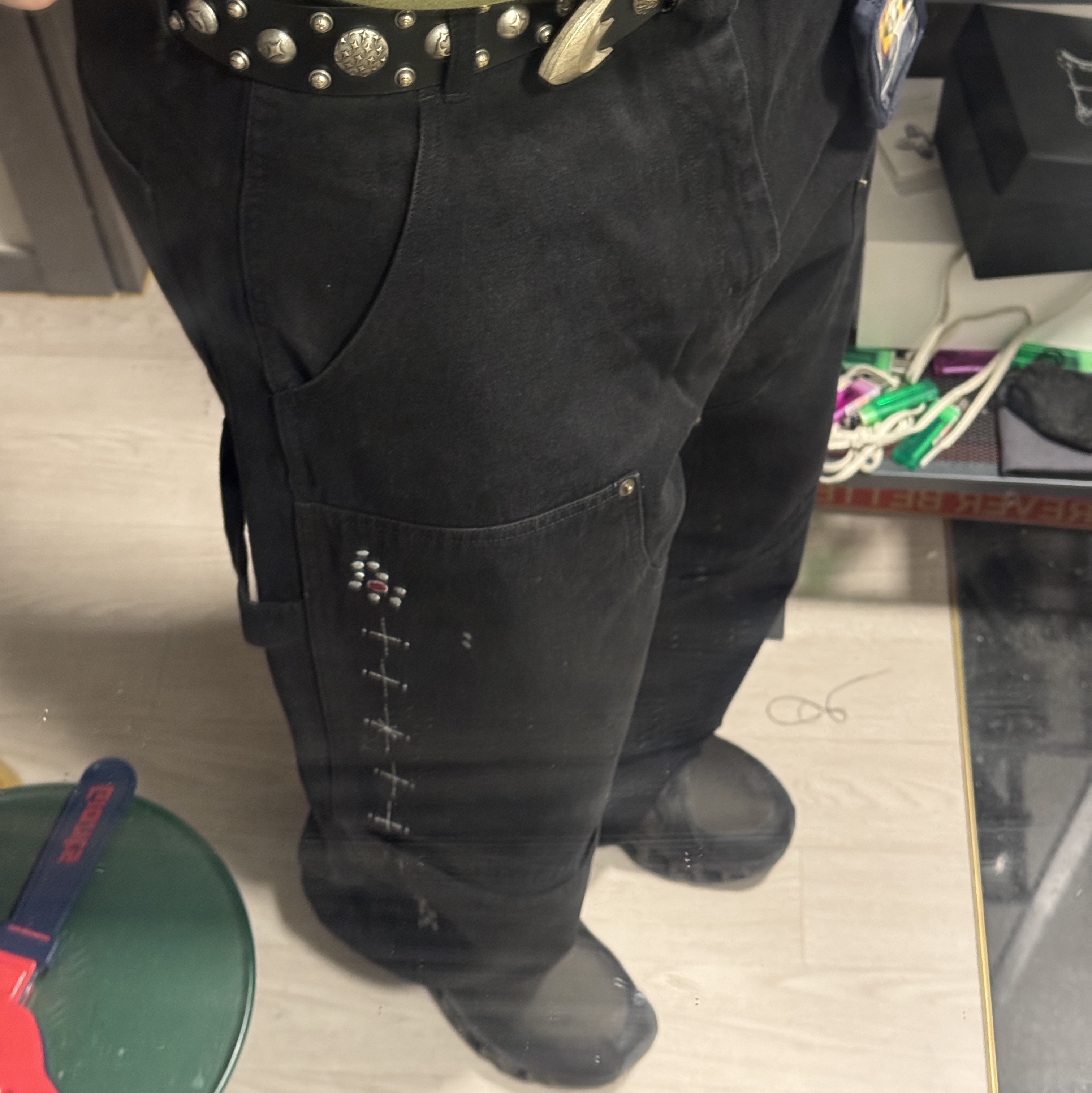 Aoiro Fake Stud Cutted Double Knee Pants Denim Black, Thug Club Dragon Belt Black Vintage - 24FW 착용 스타일