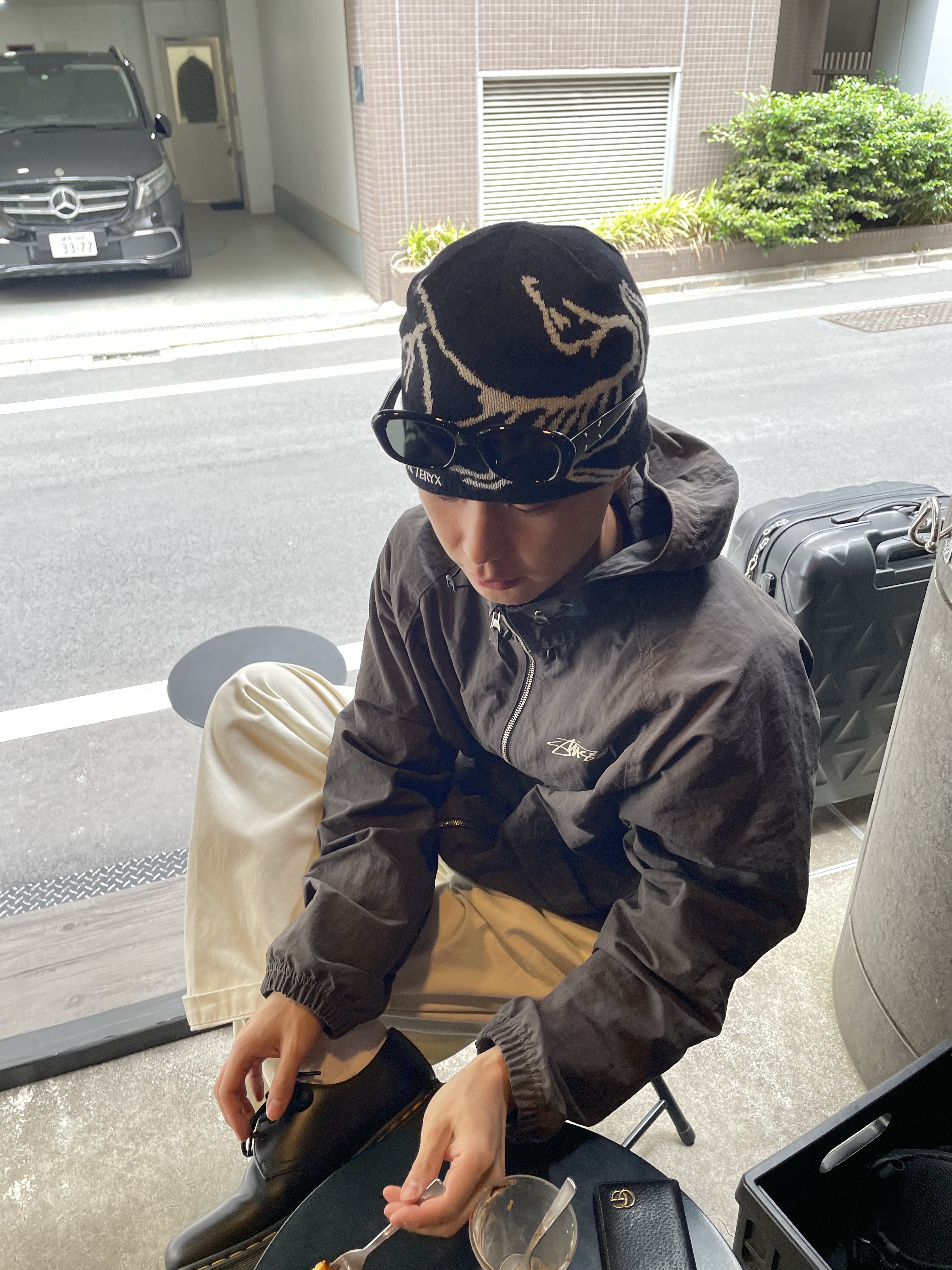 Gentle Monster x Maison Margiela MM207 Black Gray, Arc'teryx Bird Head Toque Orca 착용 스타일