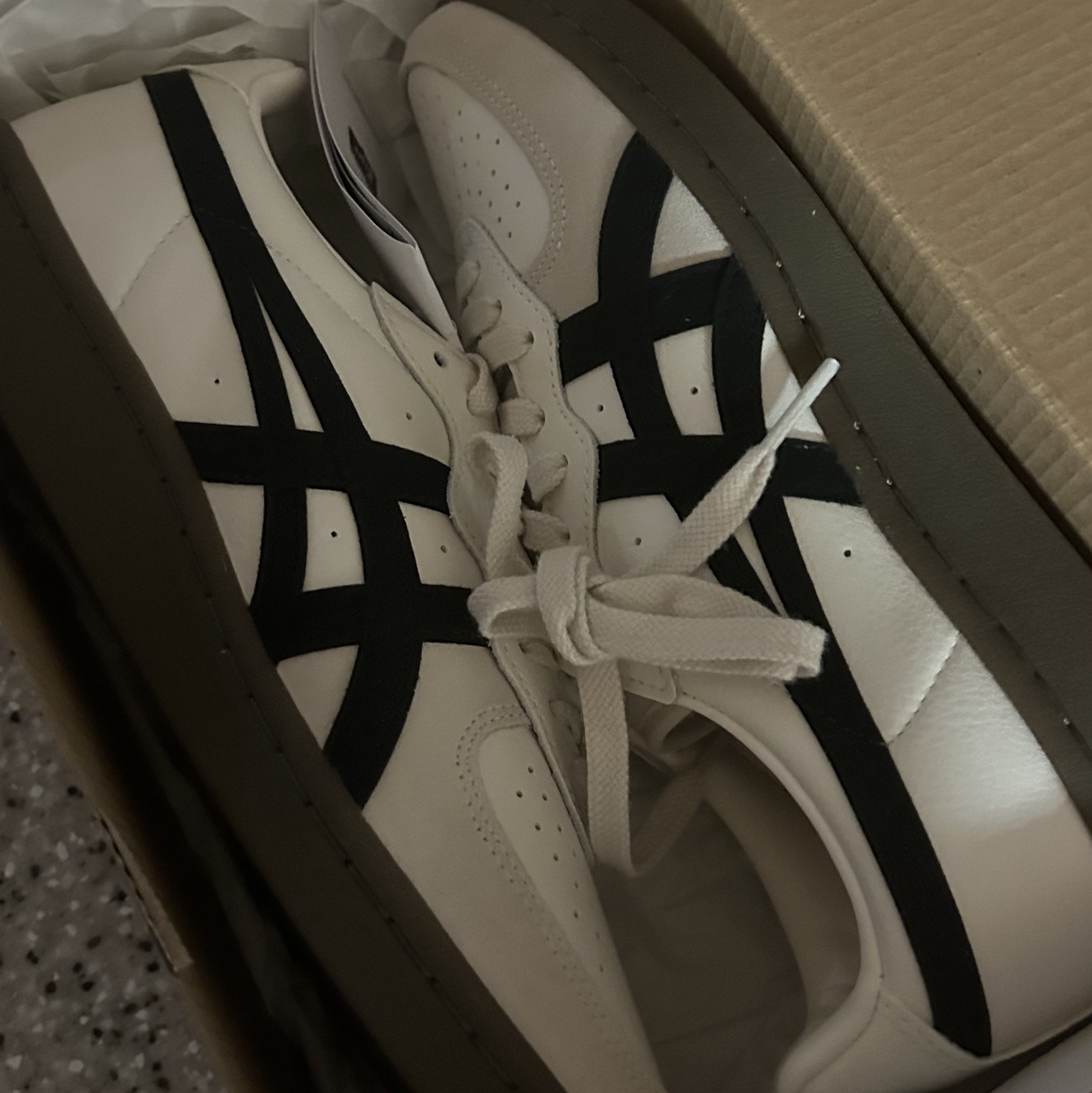 Onitsuka Tiger GSM Cream Black 착용 스타일