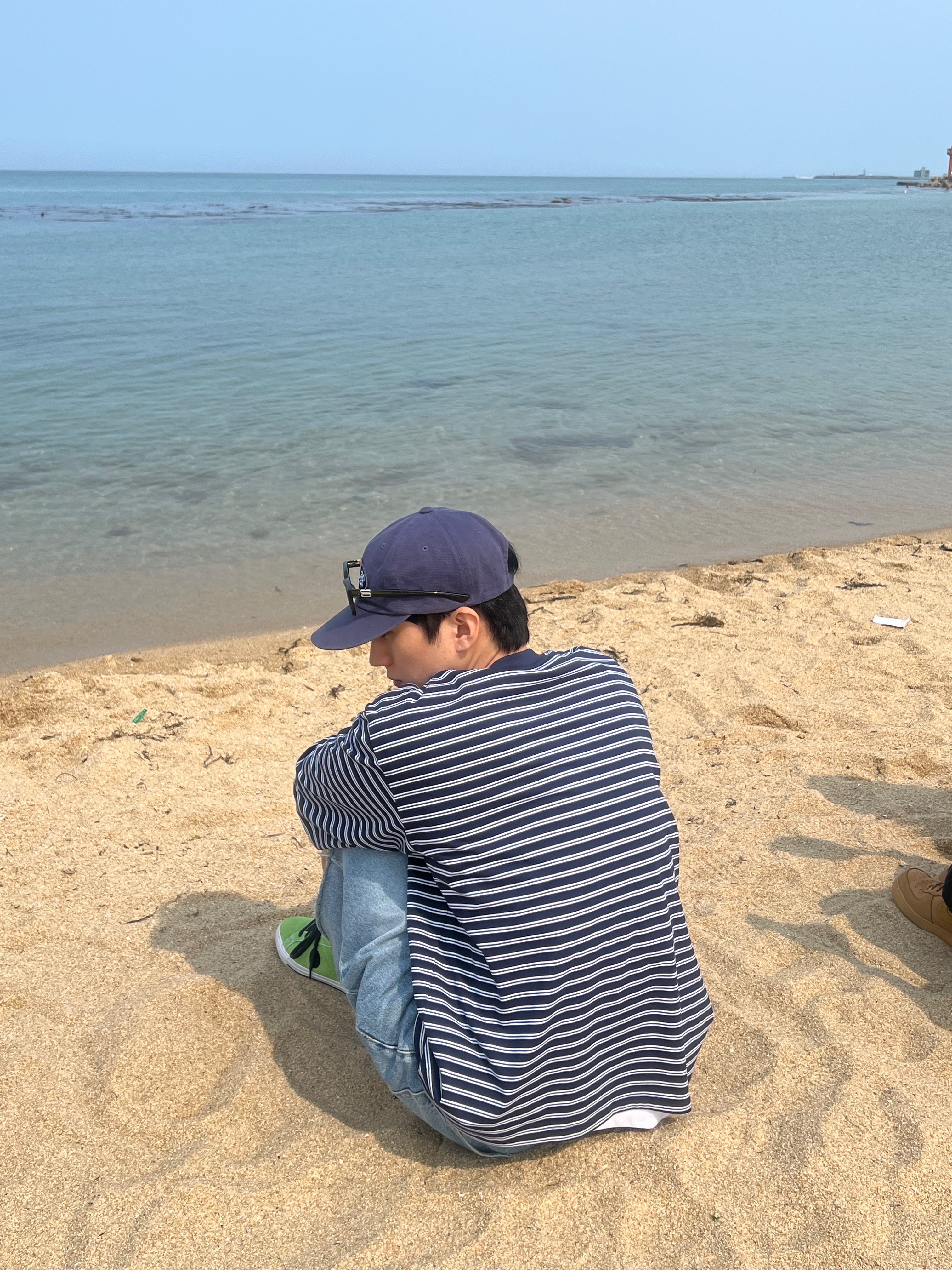 Converse x Stussy One Star Pro Ox 8 Ball Green, Millo Archive Layer Stripe Long Sleeve Blue 착용 스타일 - 3