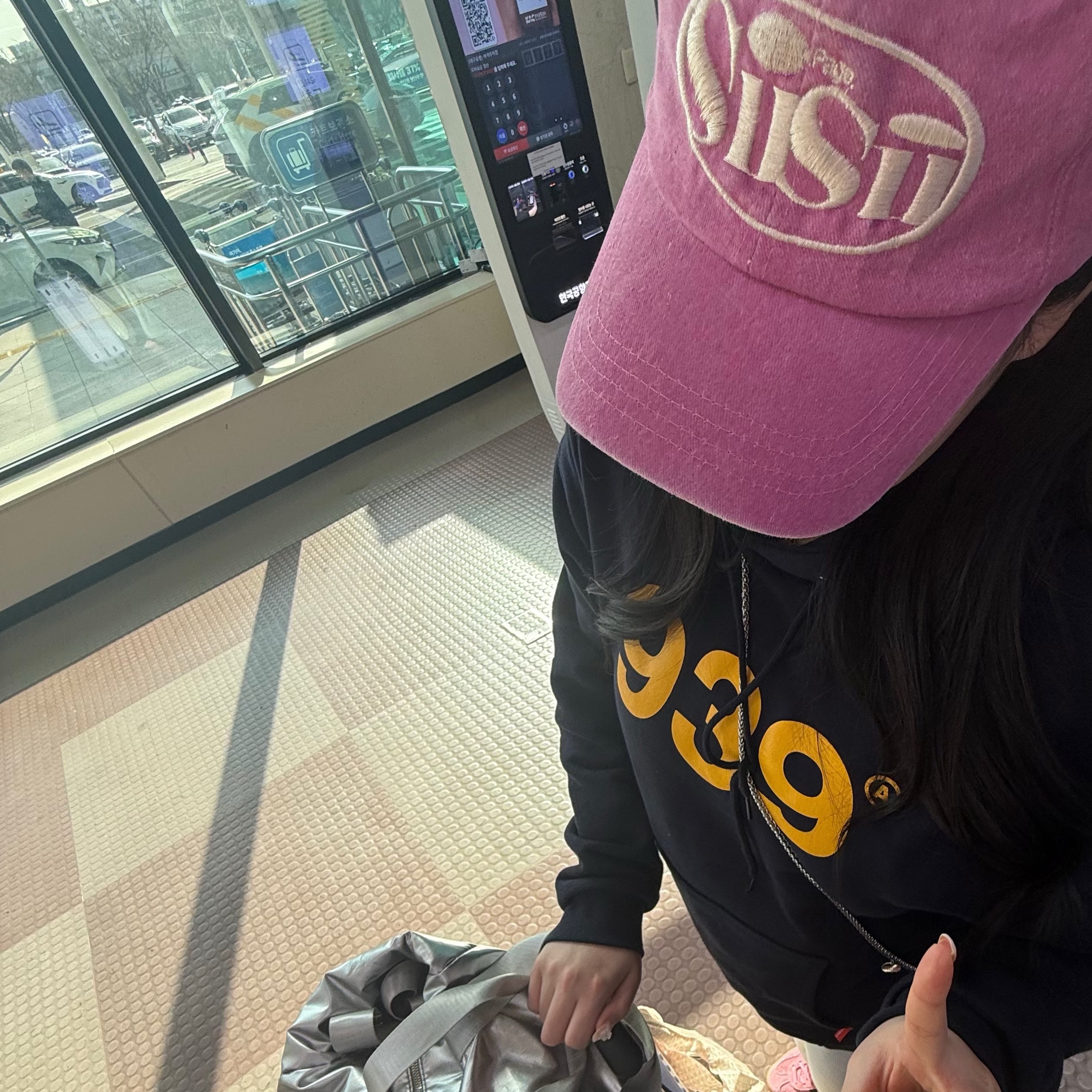 pagesiisii Oval Logo Pigment Ball Cap Pink 착용 스타일