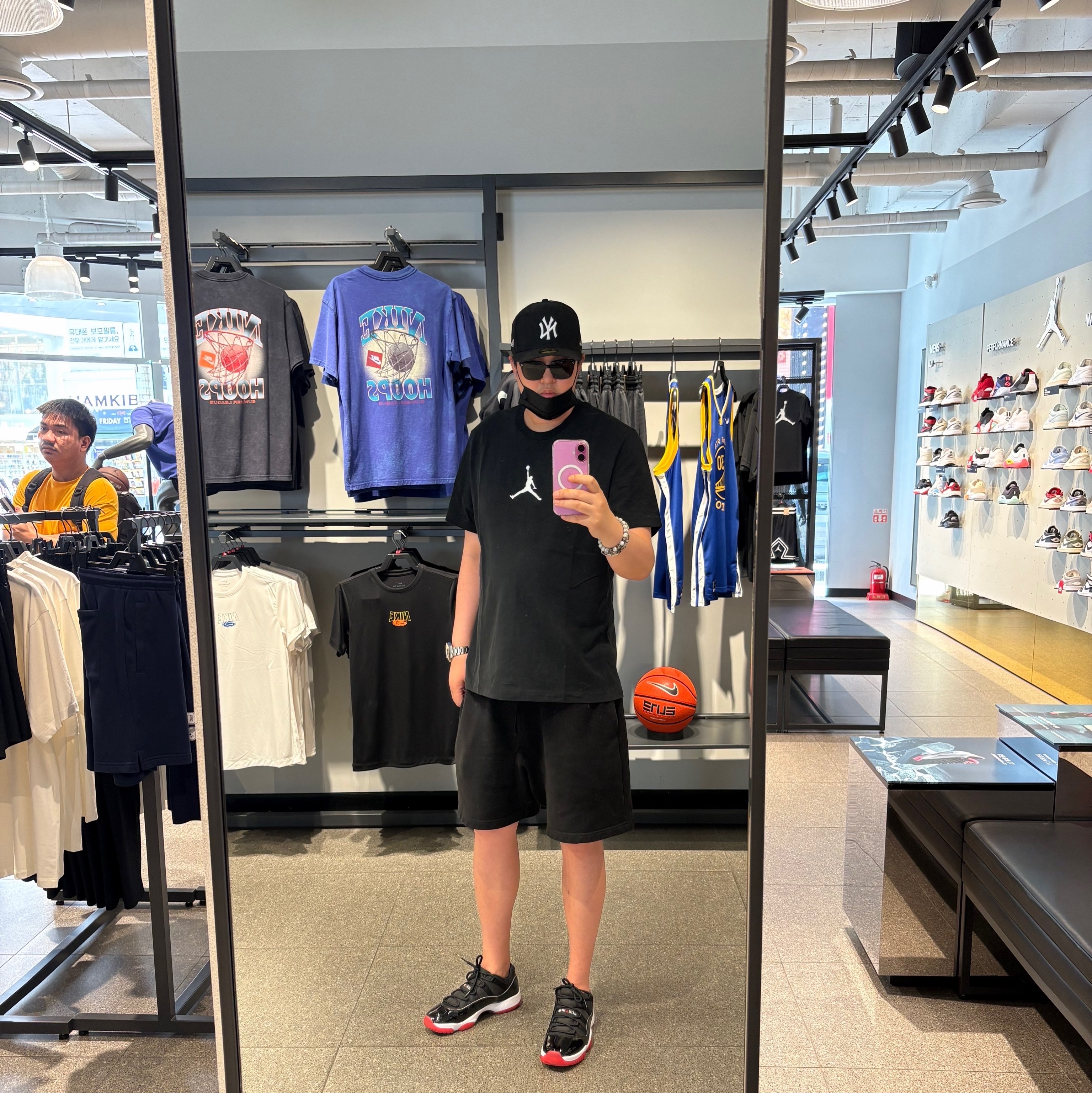 Jordan 11 Retro Low Bred 2025 착용 스타일