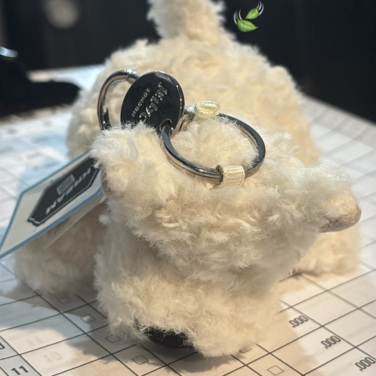 Jellycat Munro Scottie Dog Bag Charm Cream 착용 스타일 - 3