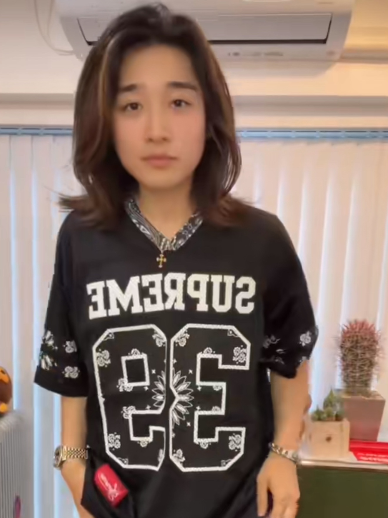 Supreme Bandana Football Jersey White - 25SS, Supreme Bandana Football Jersey Black - 25SS 착용 스타일 - 2