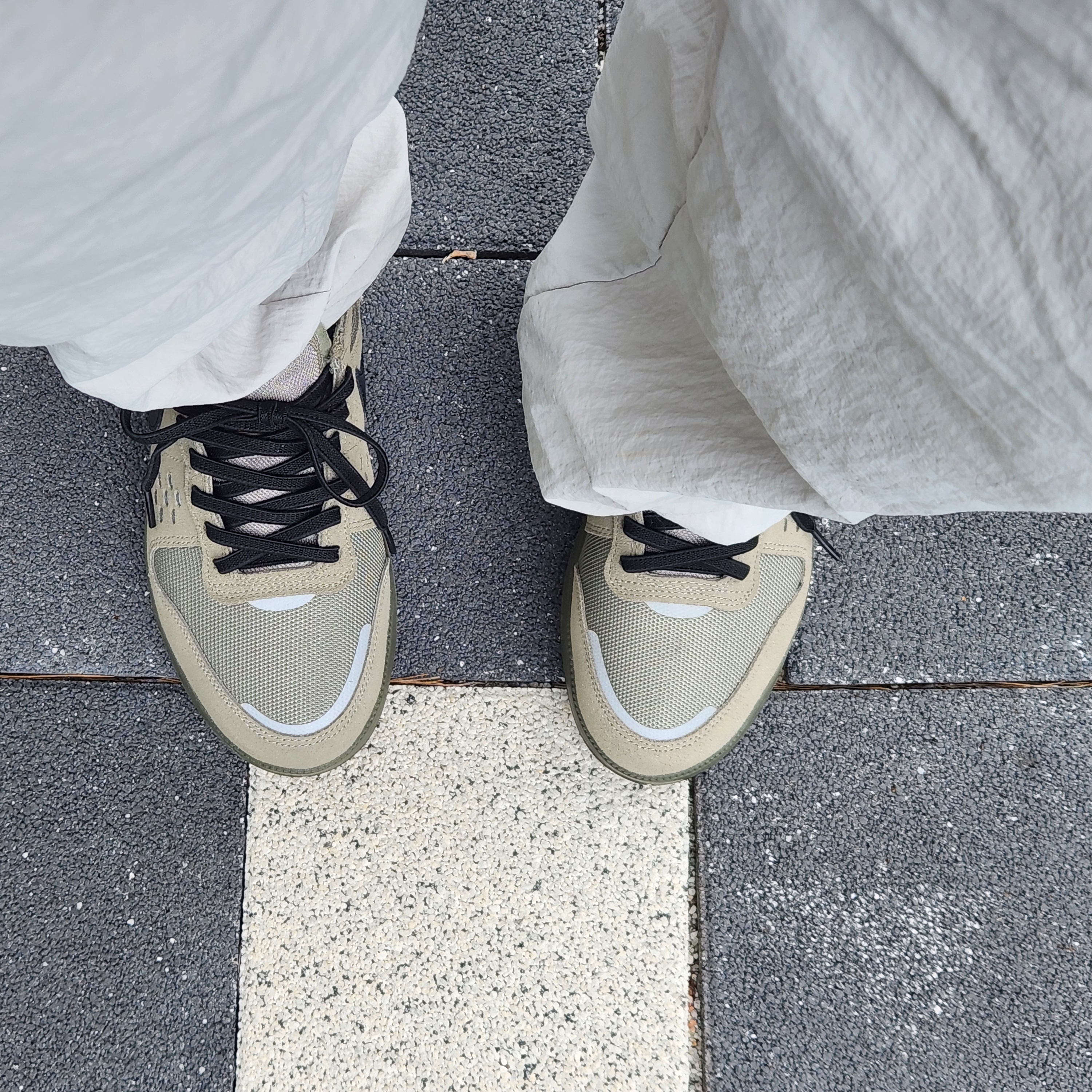 Nike C1TY Surplus Light Army Cargo Khaki 착용 스타일