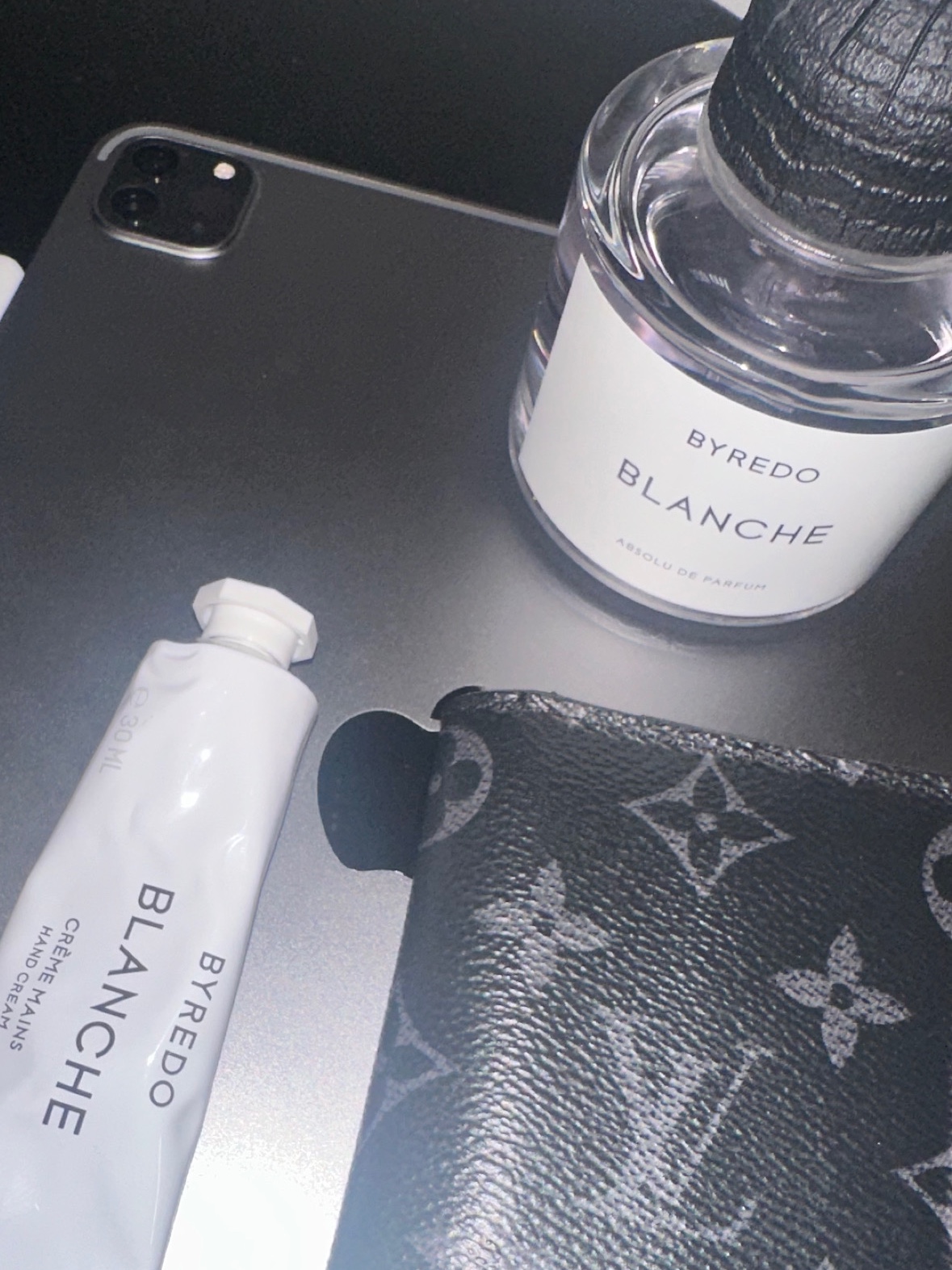 Byredo Blanche Hand Cream 30ml, Byredo Blanche Absolu De Parfum 100ml 착용 스타일