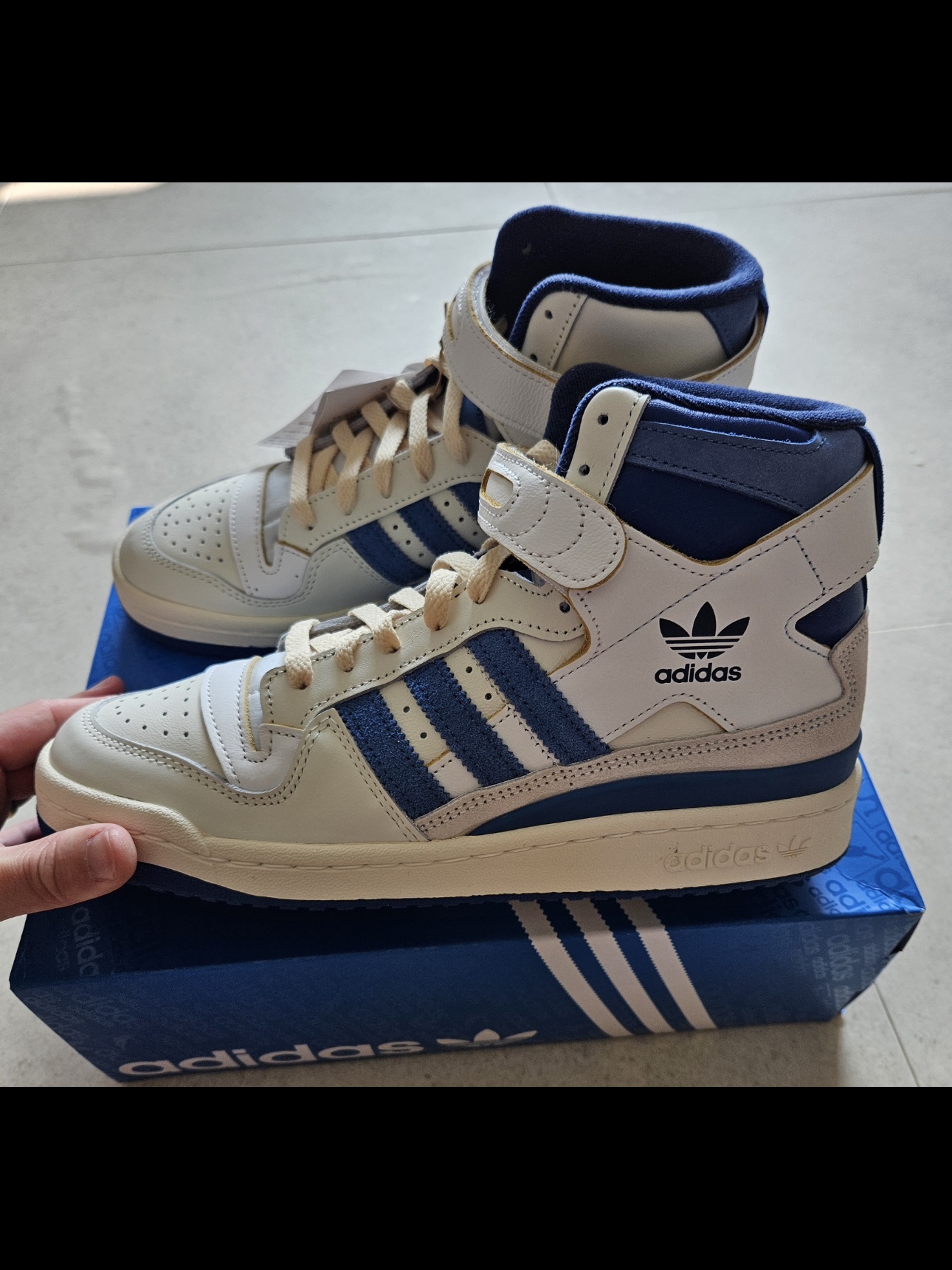 Adidas OG Forum 84 High Blue Thread 착용 스타일 - 2