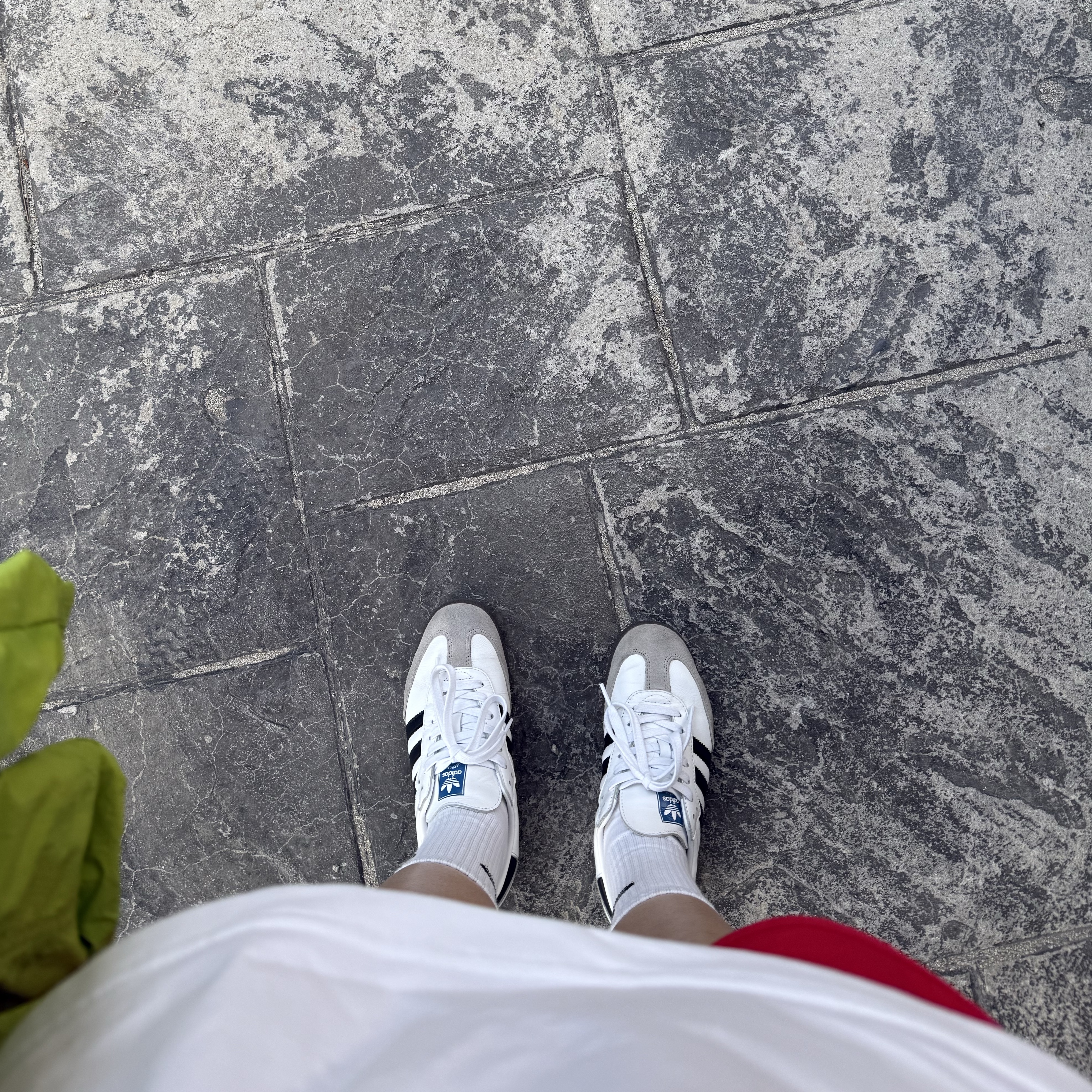 Adidas Samba OG Cloud White 착용 스타일 - 2
