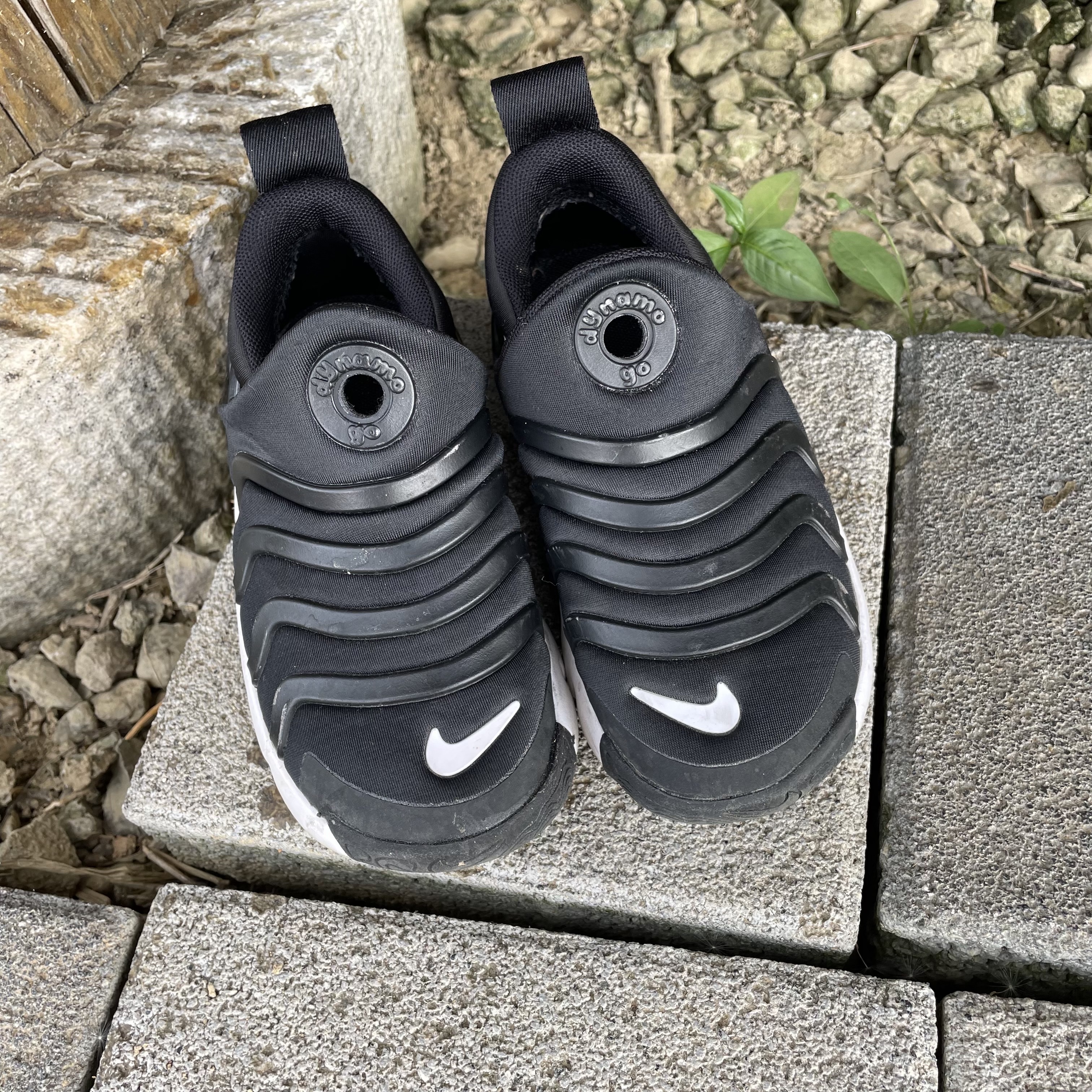(PS) Nike Dynamo Go Black White 착용 스타일 - 1