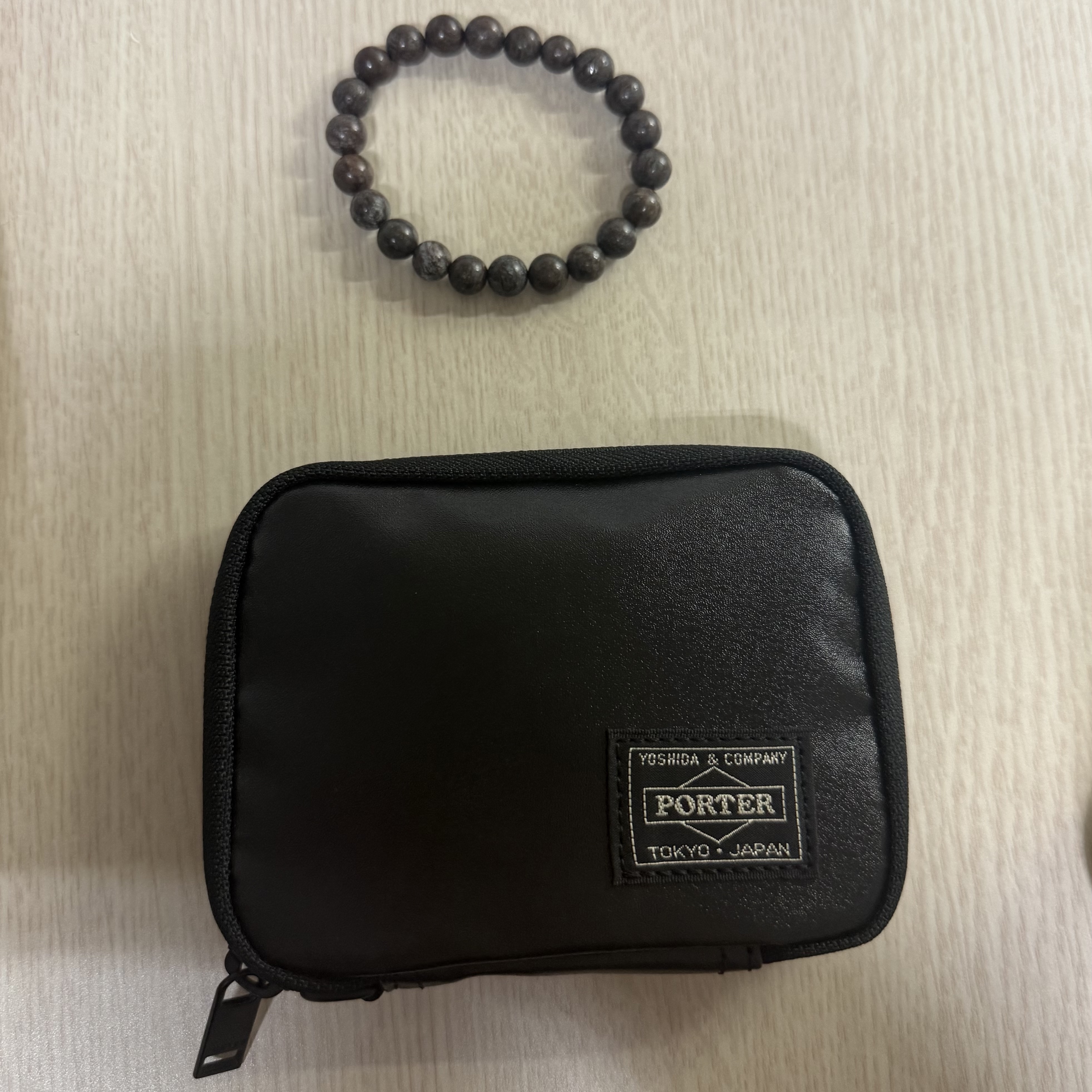 Porter Tactical Wallet Black 착용 스타일