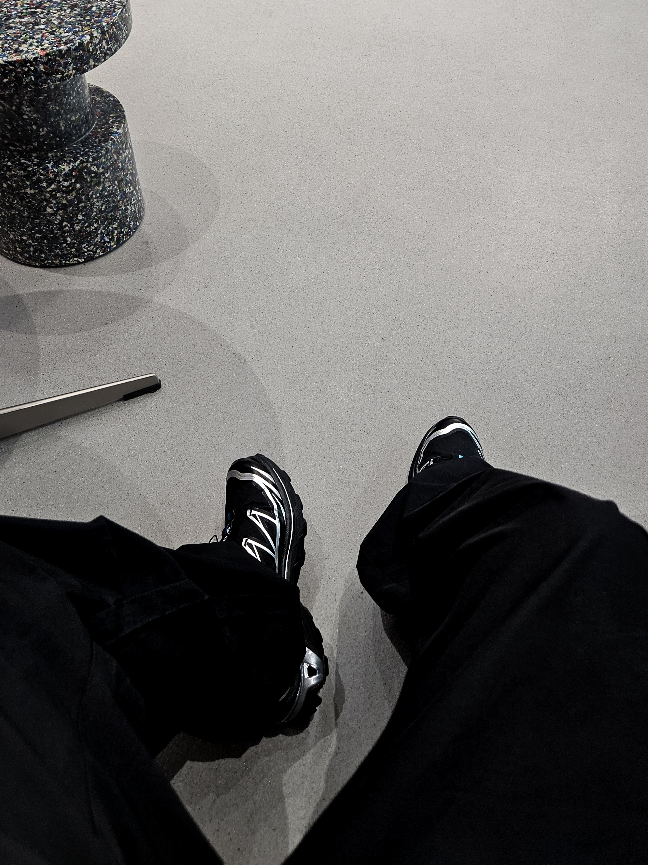 Salomon XT-6 GTX Black Silver 착용 스타일