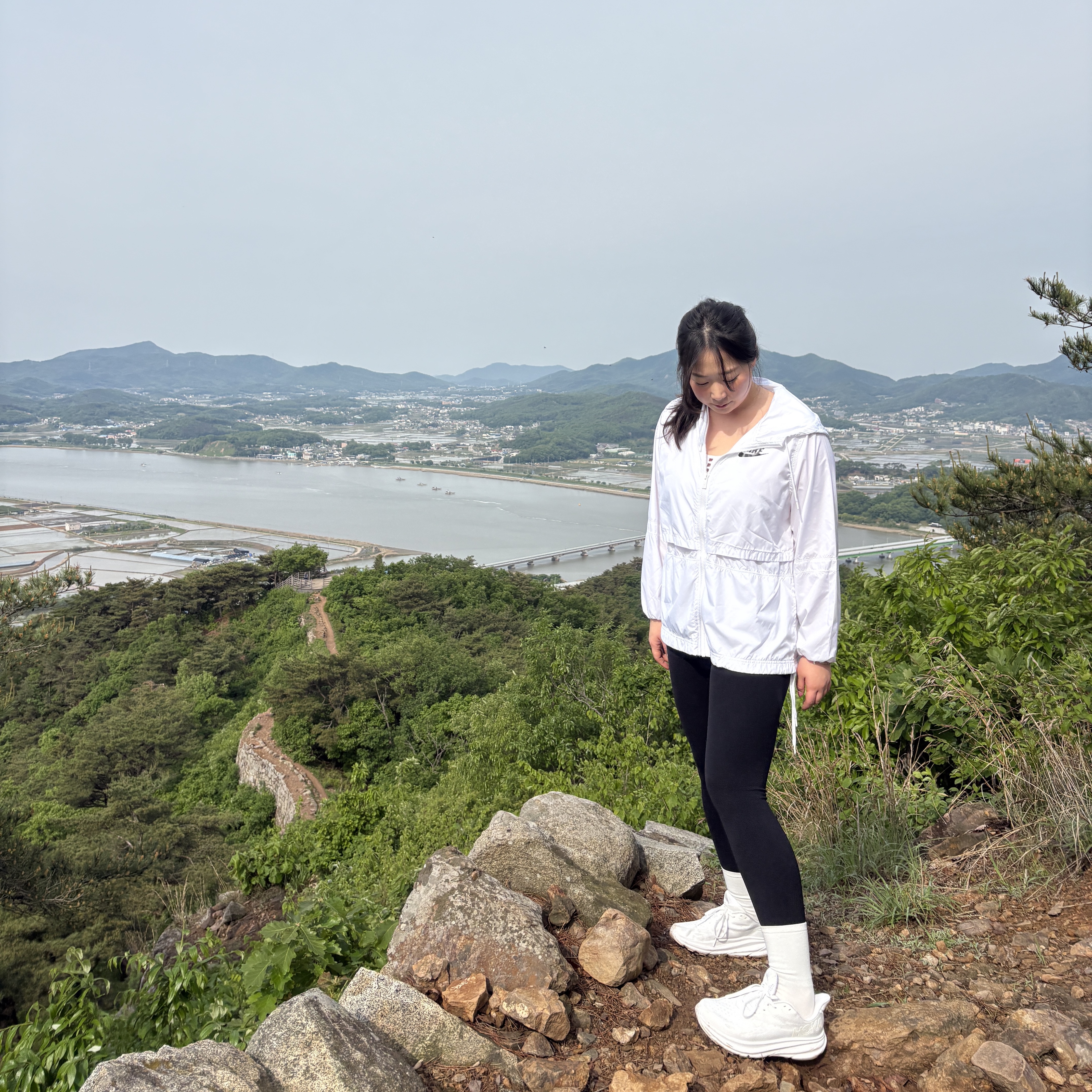 Hoka Clifton 9 White - Regular 착용 스타일