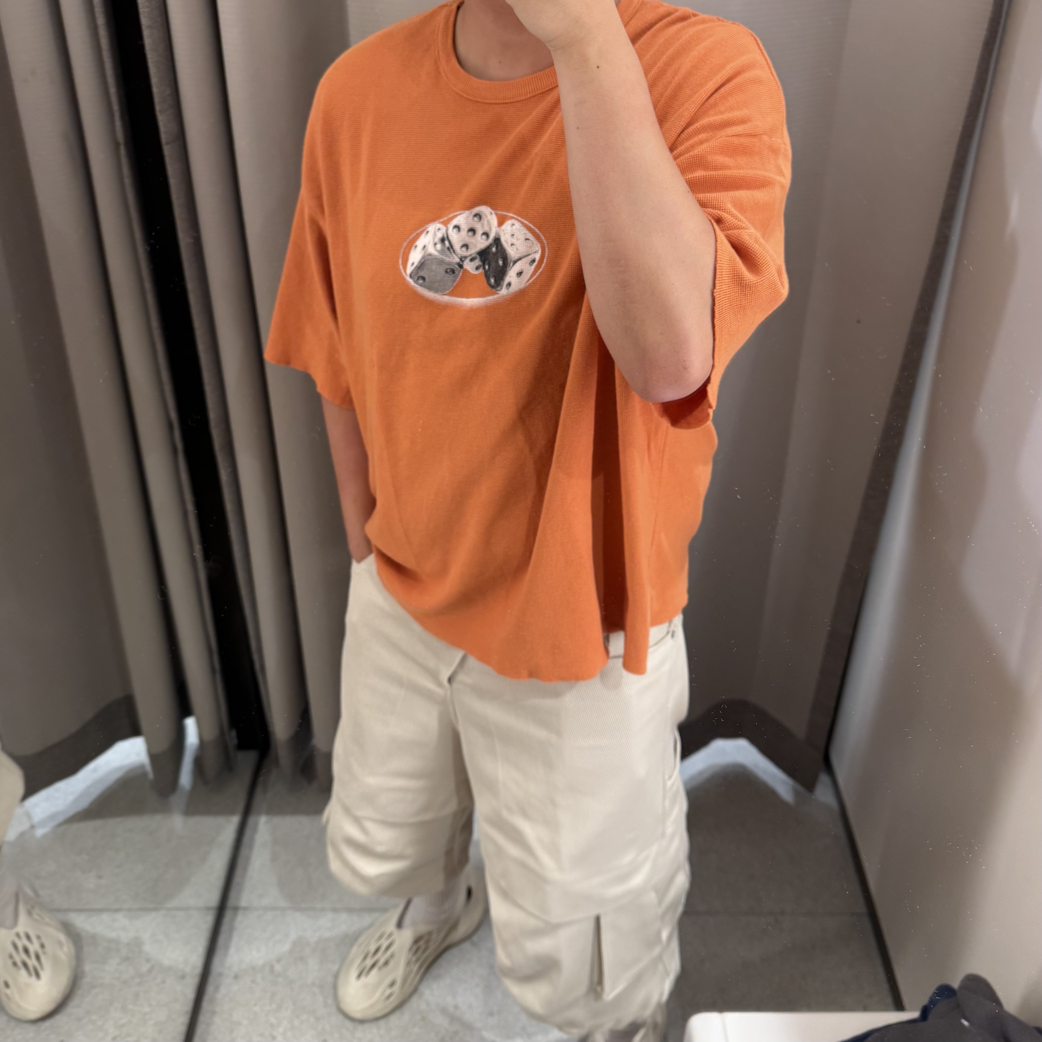 Kamien Titan Bermuda Pants Light Beige 착용 스타일