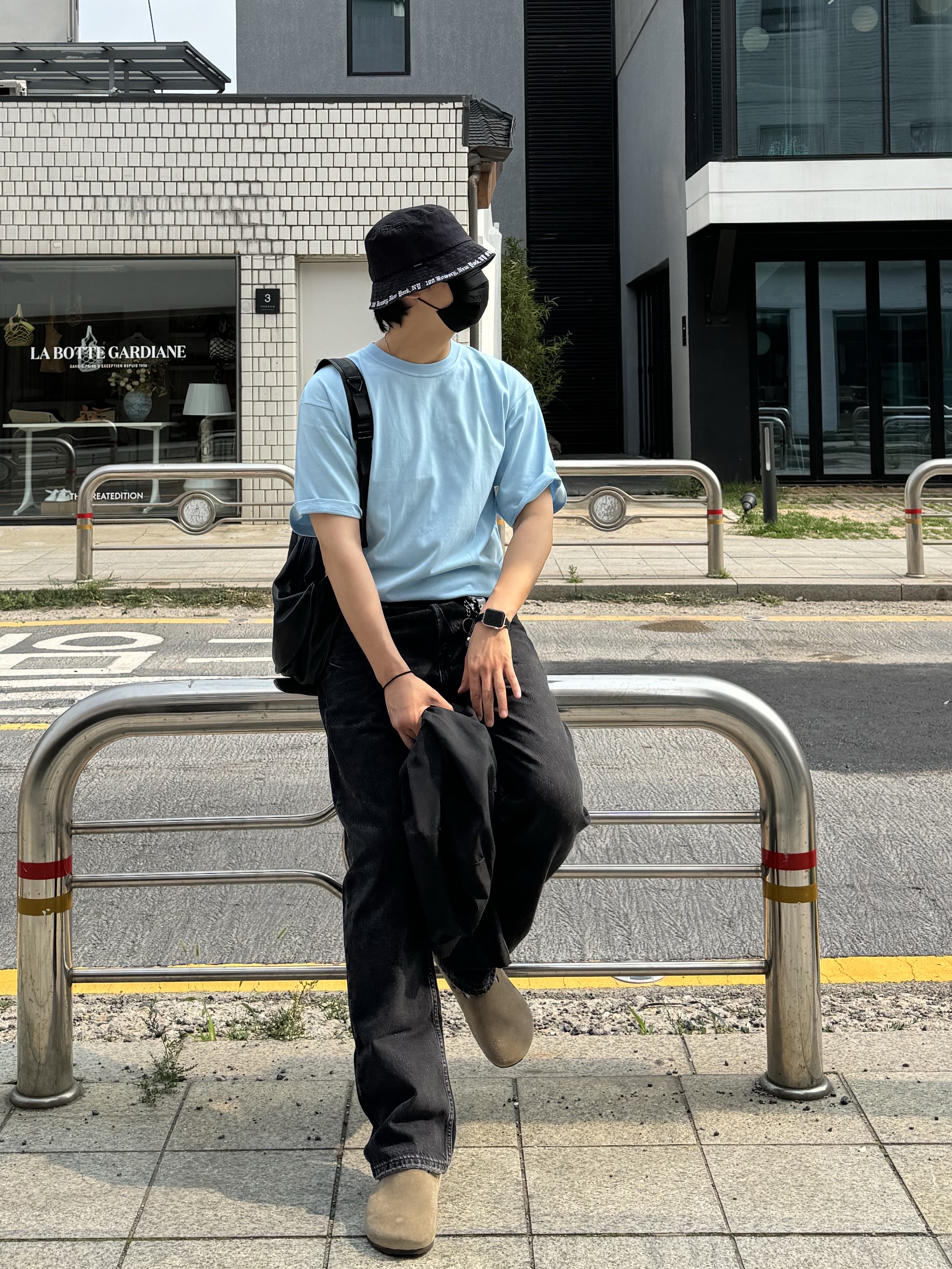 Supreme Embroidered Brim Crusher Black - 23SS, Birkenstock Boston Soft Footbed Taupe - Regular 착용 스타일
