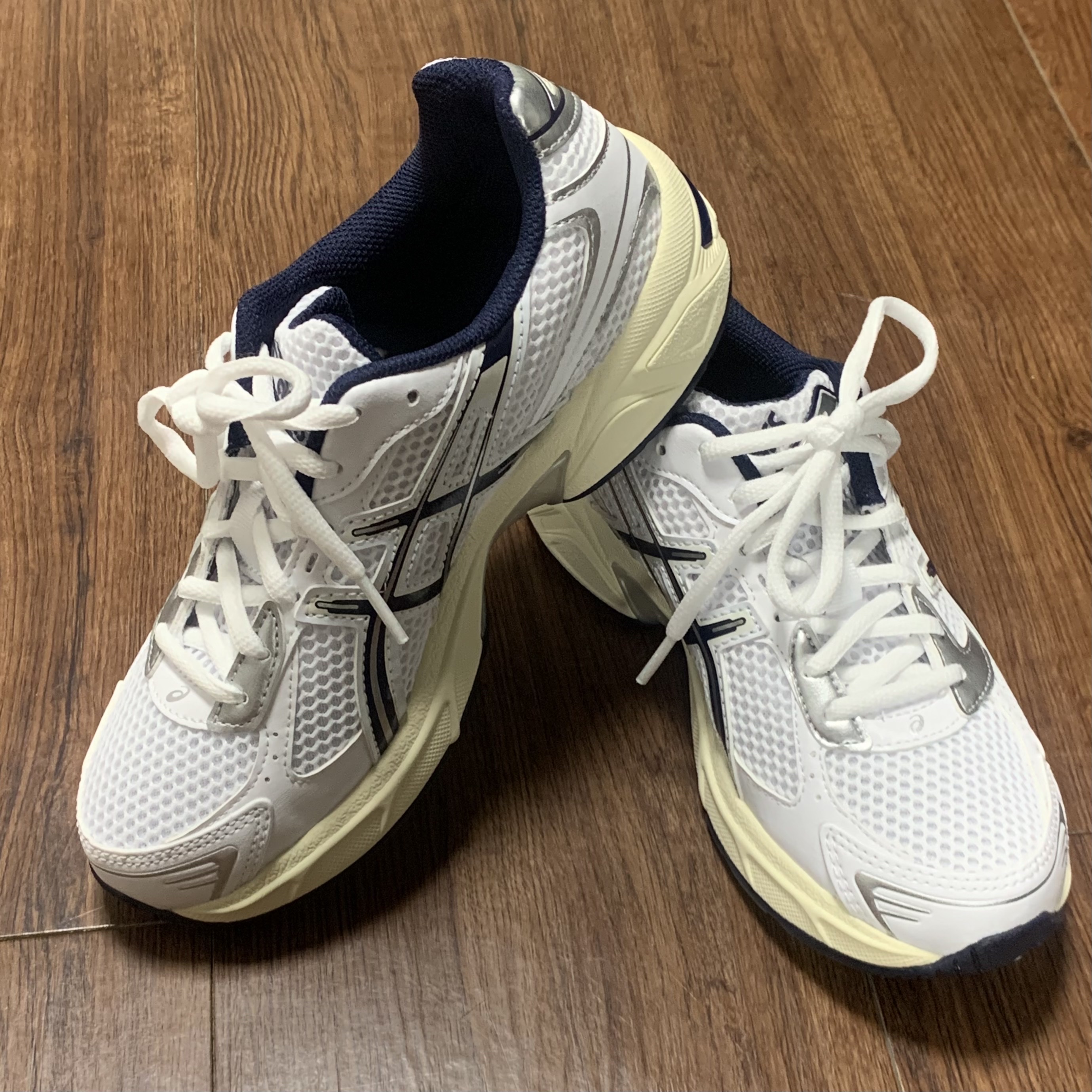 (W) Asics Gel-1130 White Midnight 착용 스타일 - 3
