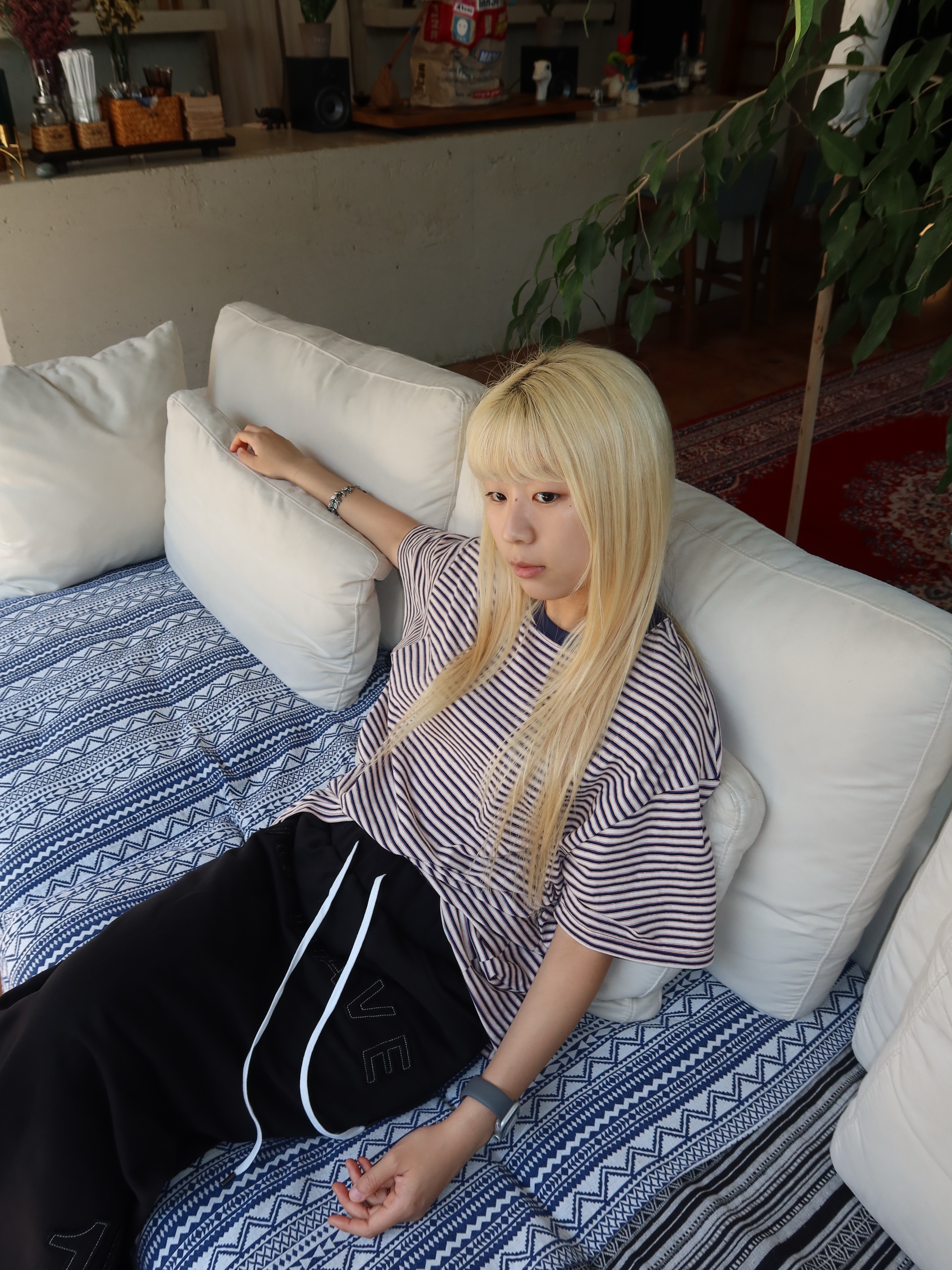 Hono Report Stripe T-Shirt Blue Stripe 착용 스타일 - 3