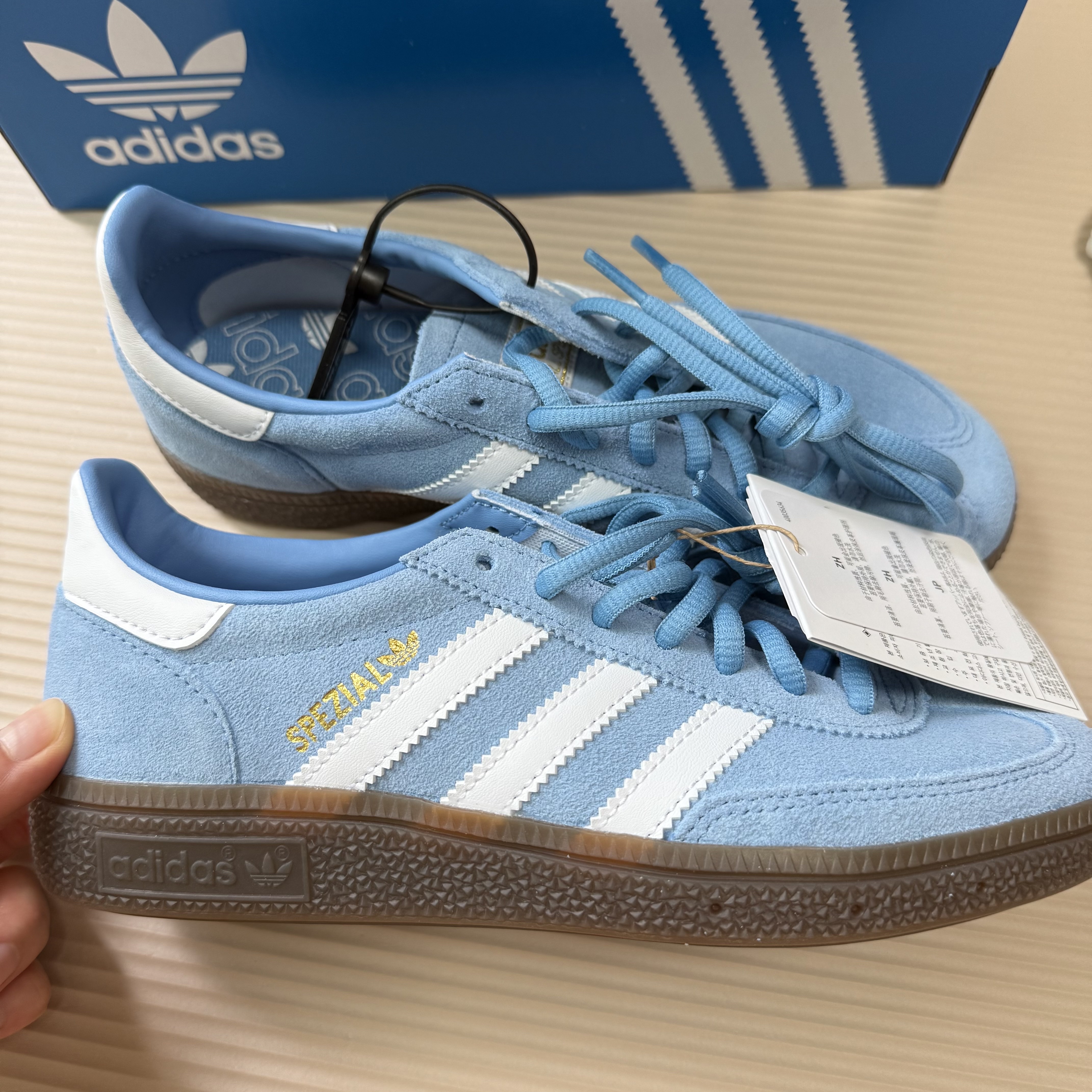 Adidas Spezial Handball Light Blue 착용 스타일 - 1